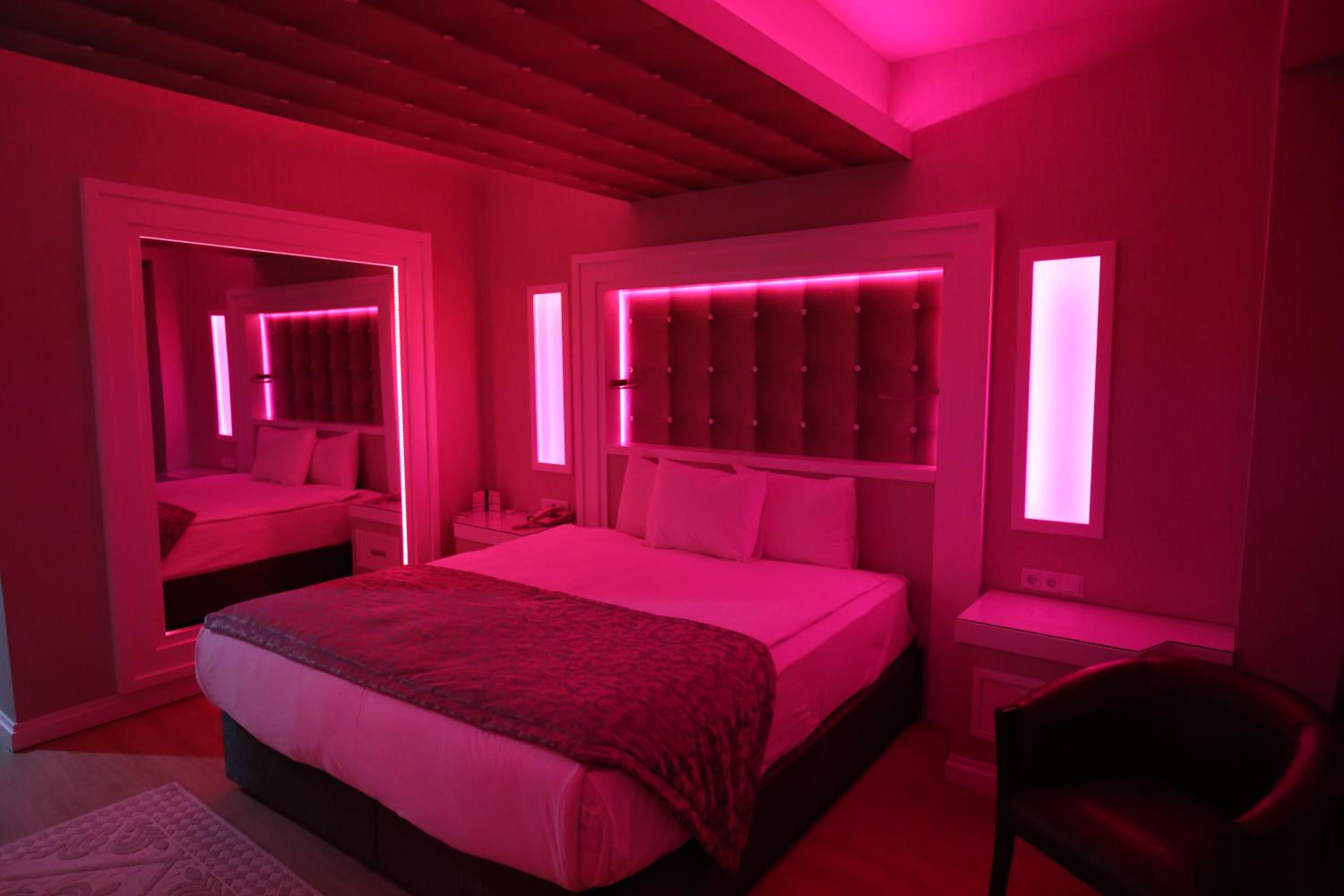 Deluxe Queen Room - Photo 2