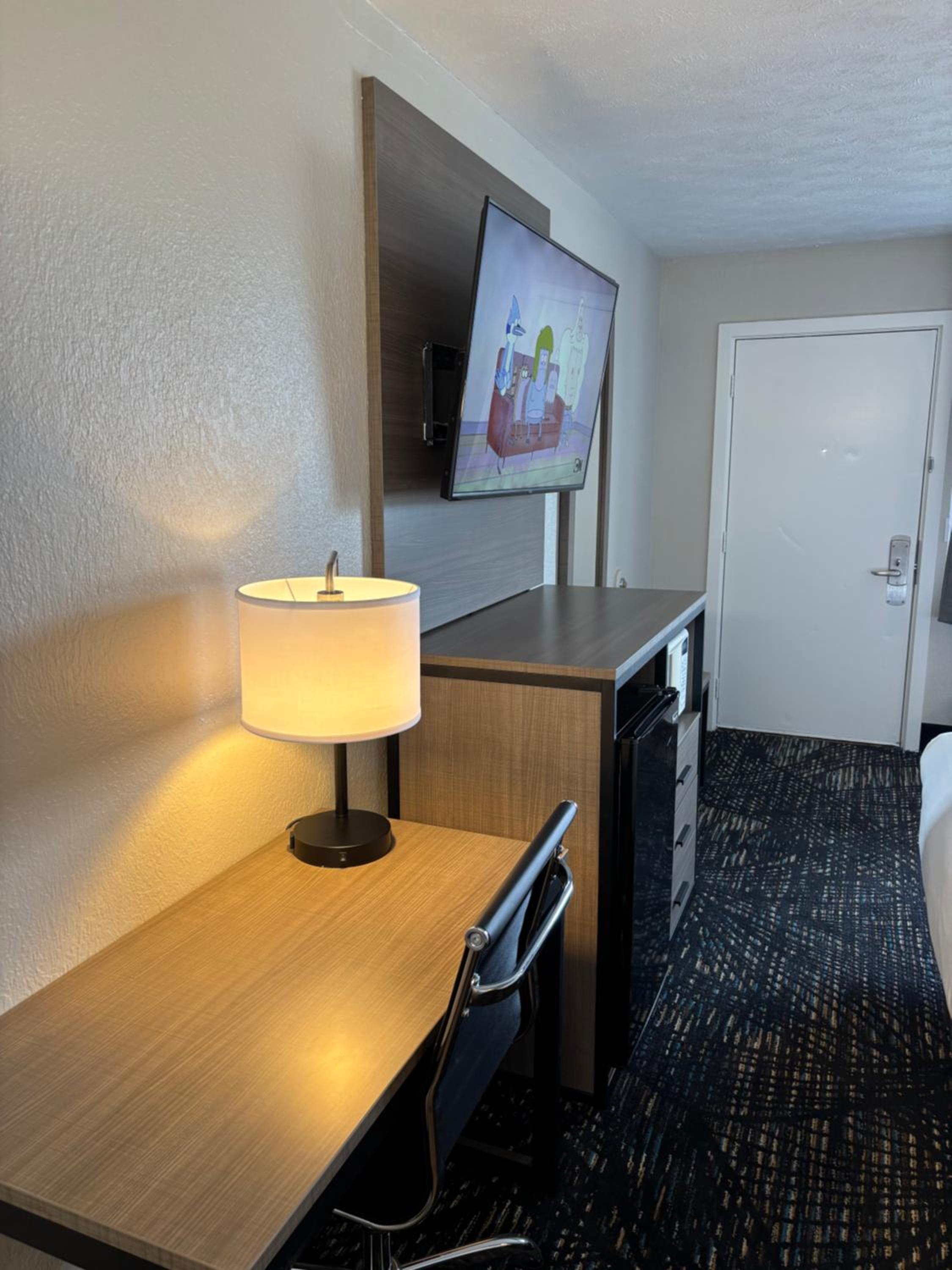 King Room with One King Bed - First Floor - Bay View - Non-Smoking - Photo 2