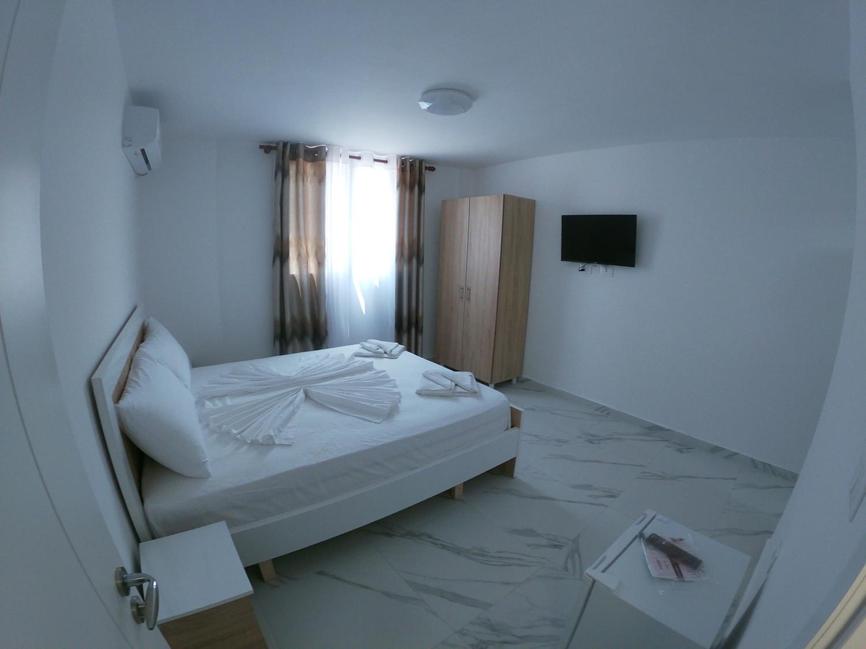 Double Room - Disability Access photo 3