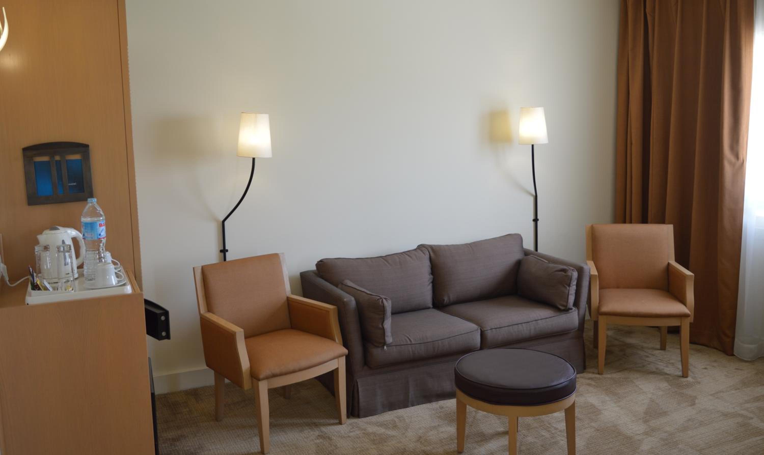 Deluxe Suite with One Double Bed and Balcony thumbnail 6