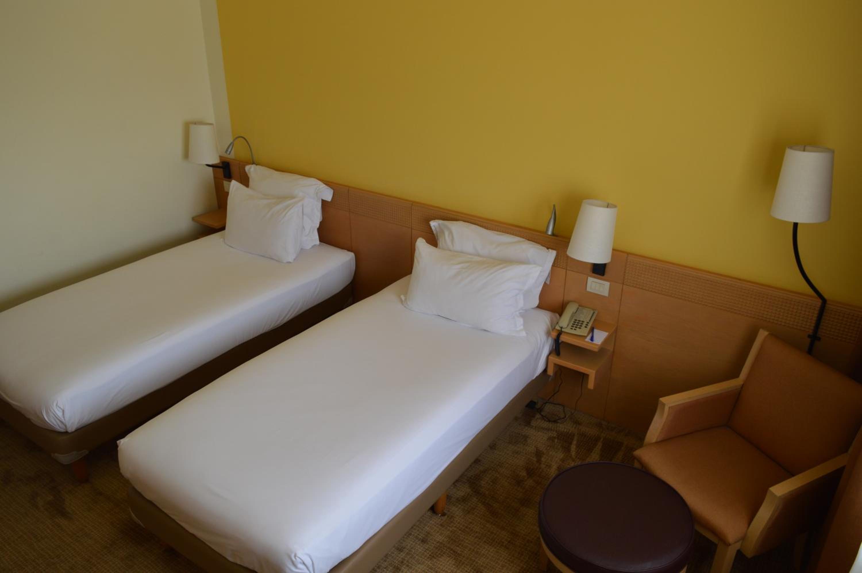 Superior Twin Room - Photo 7