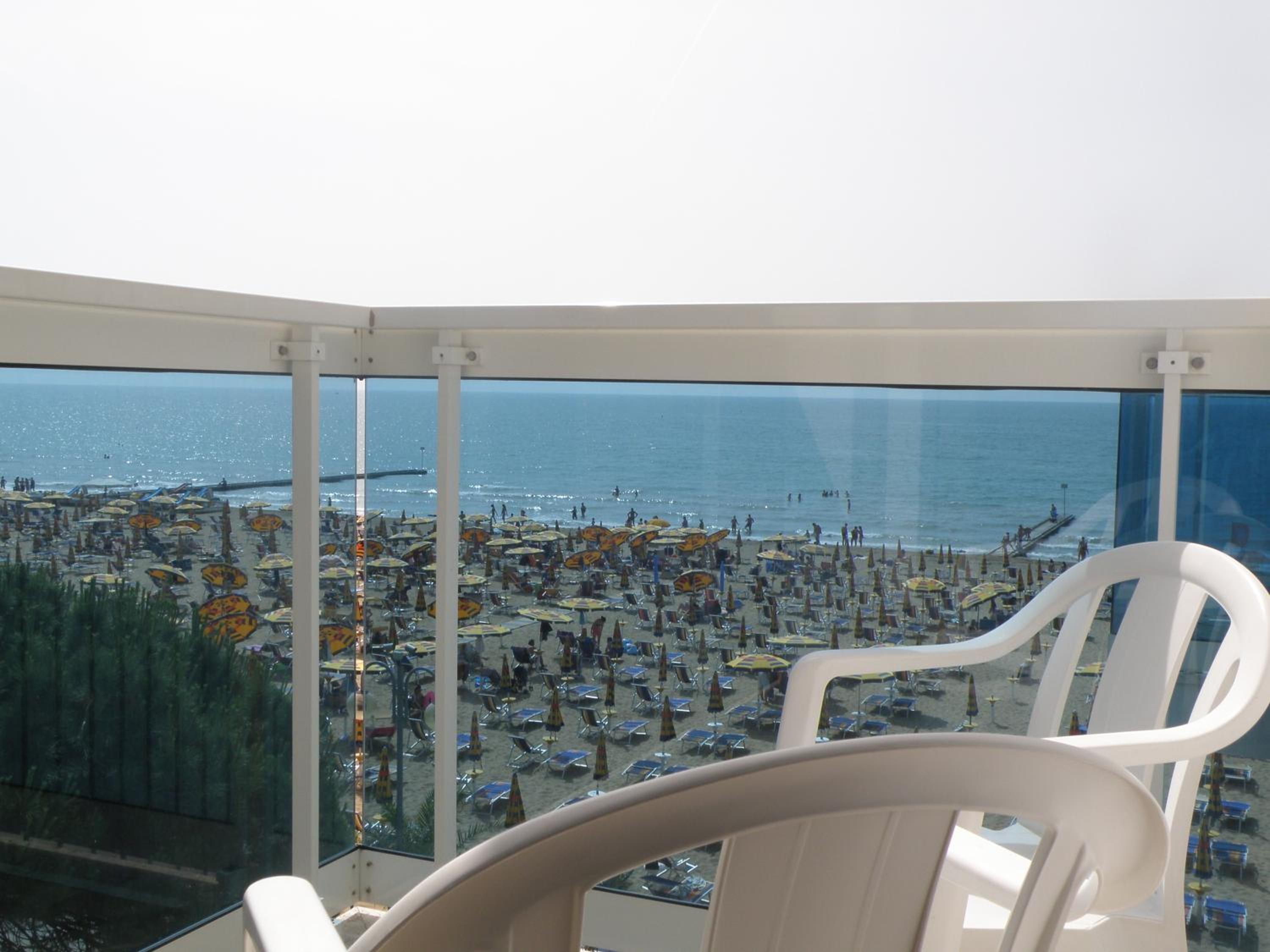 Double or Twin Room with Partial Sea View - Photo 5