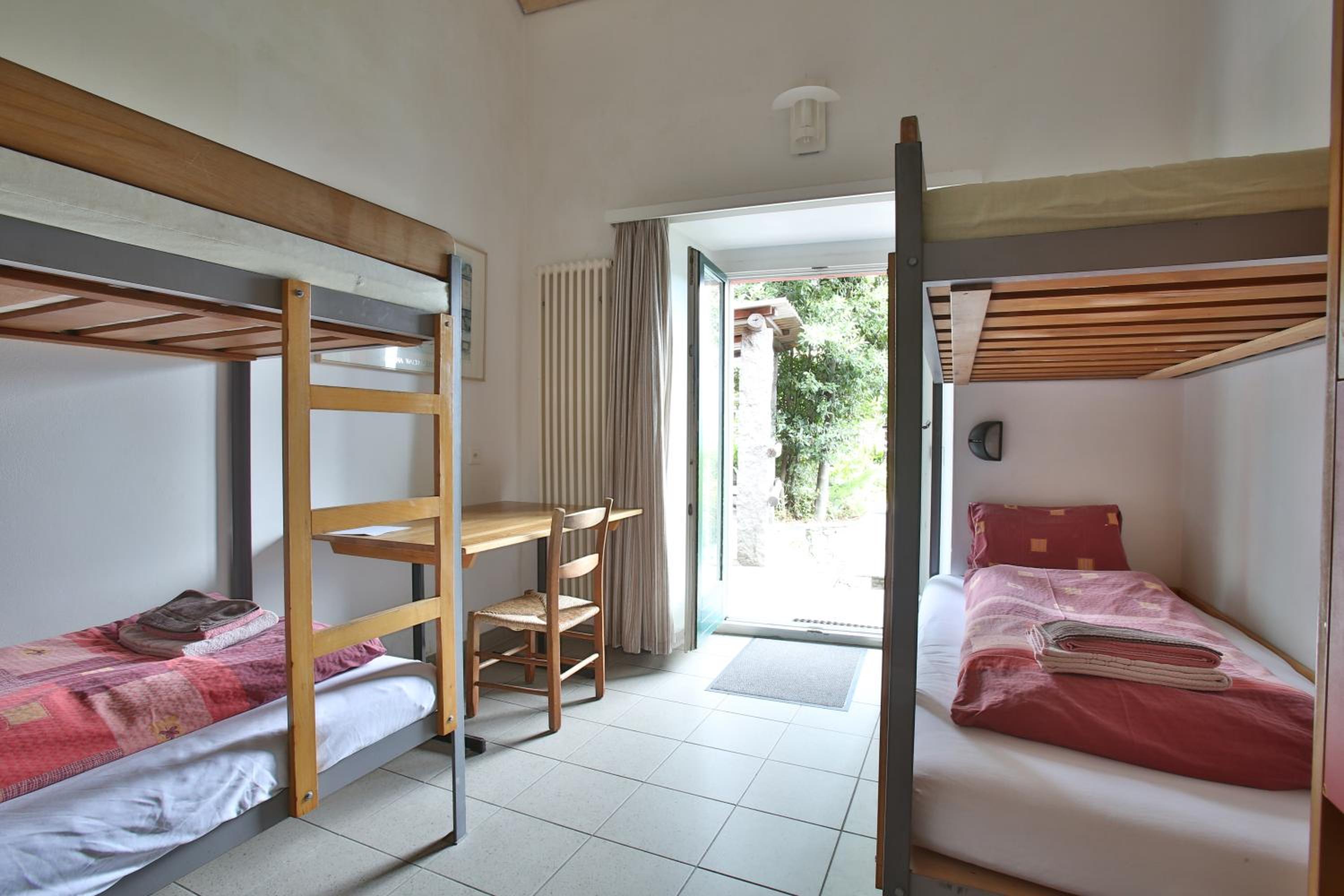 4-Bed Mixed Dormitory Room photo 1
