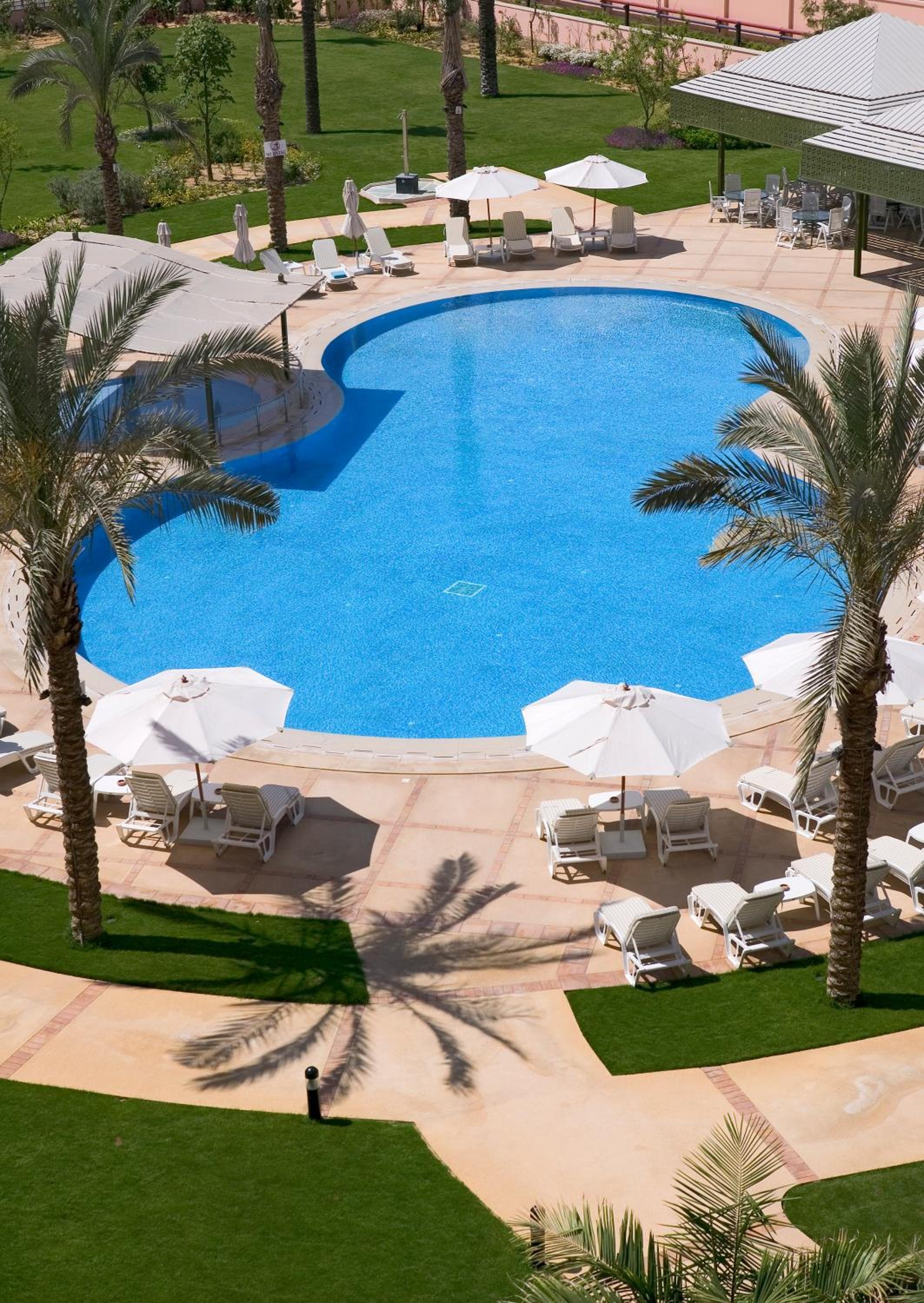 Superior Double Room with Balcony thumbnail 6