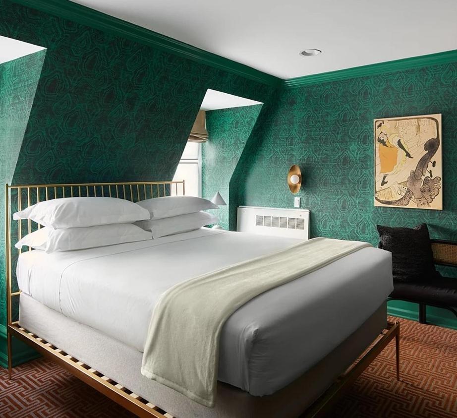 Deluxe Queen Room