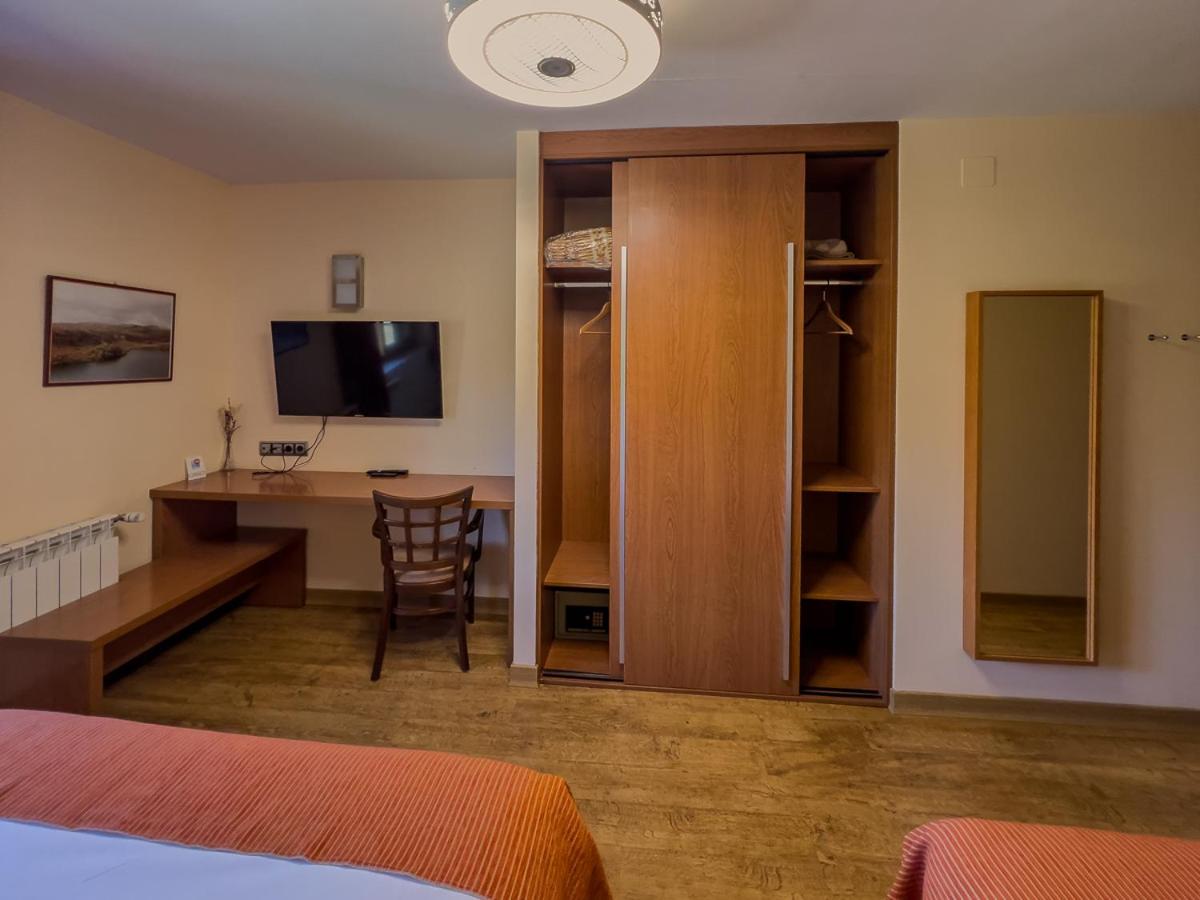 Triple Room with Lake View - Photo 5