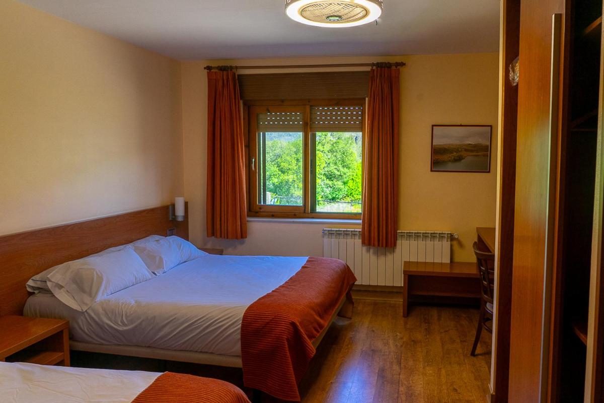 Triple Room with Lake View - Photo 1