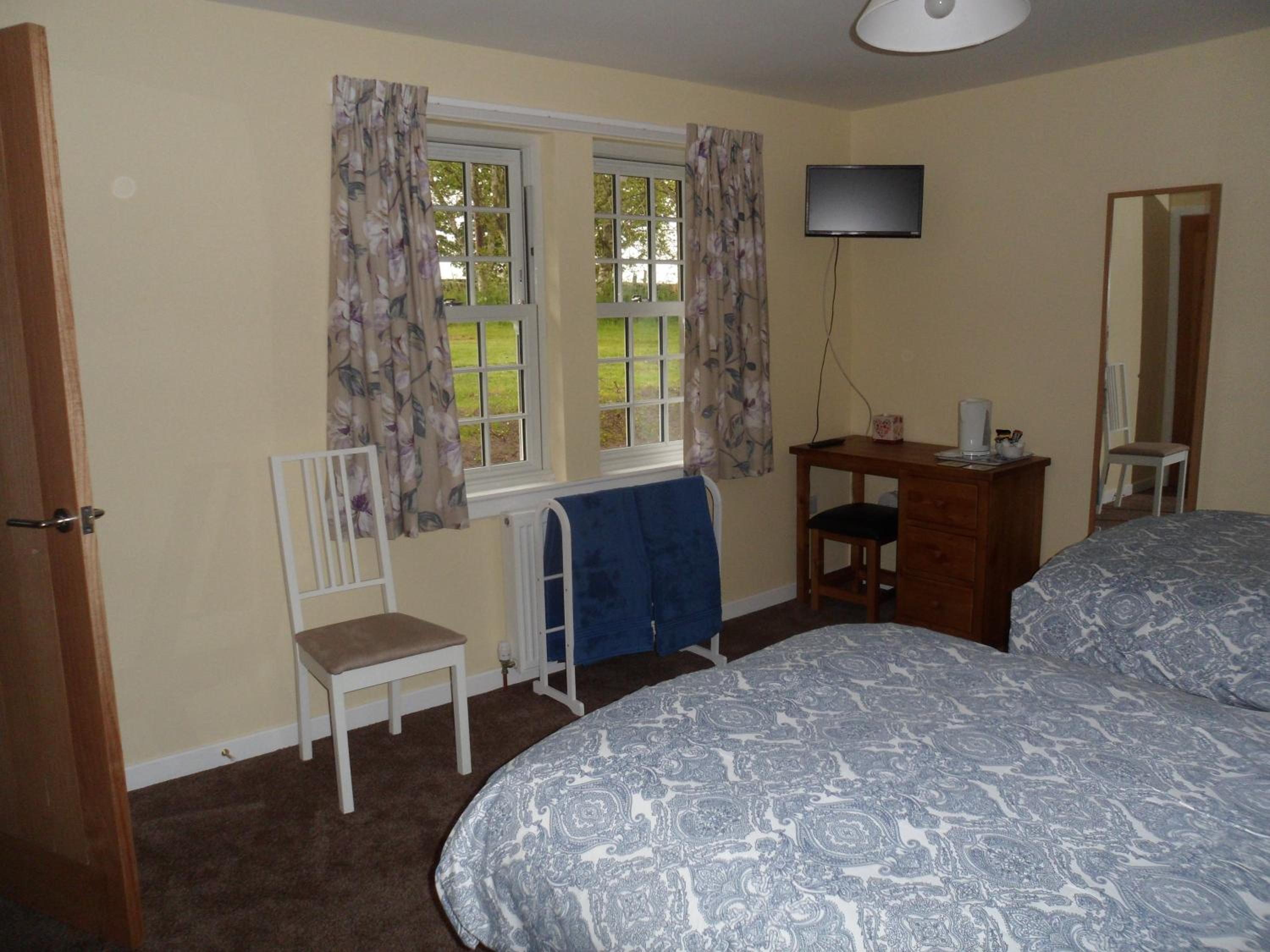 Twin Room with Bathroom photo 3