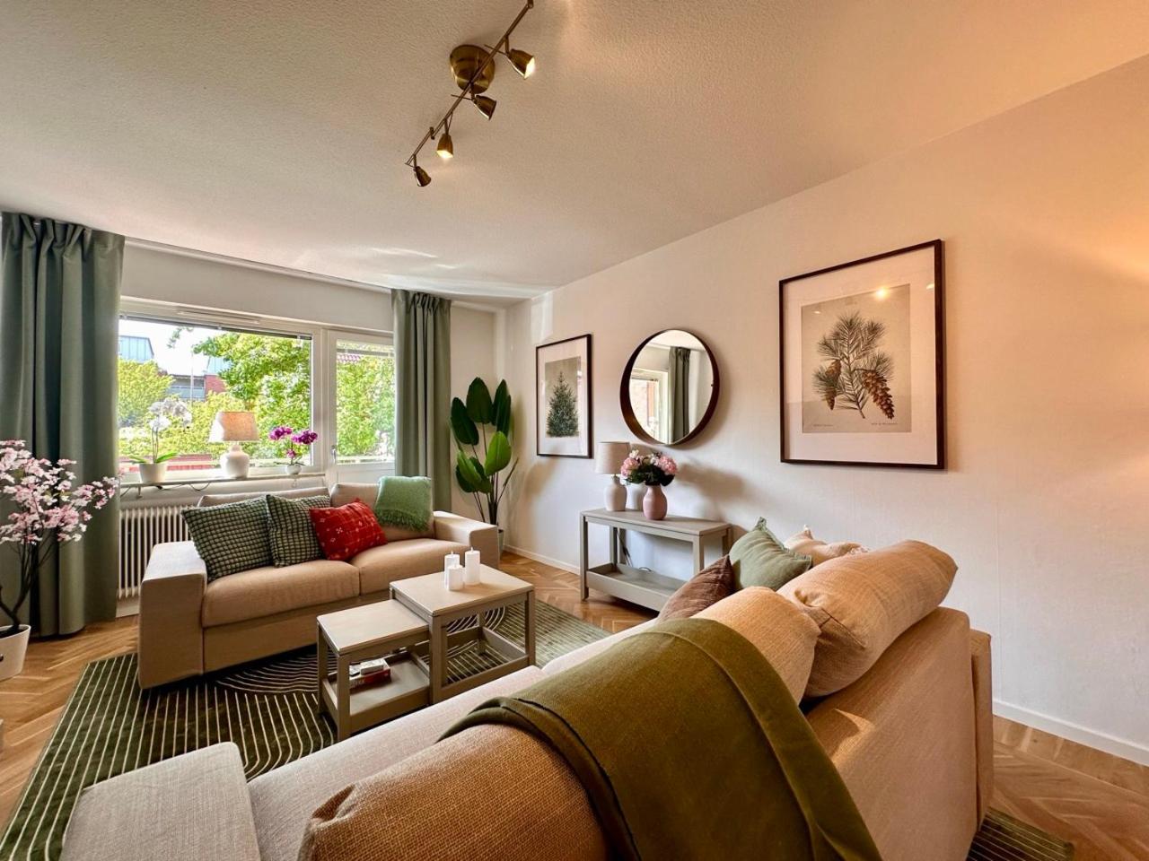 Two-Bedroom Deluxe Apartment with Balcony photo 1