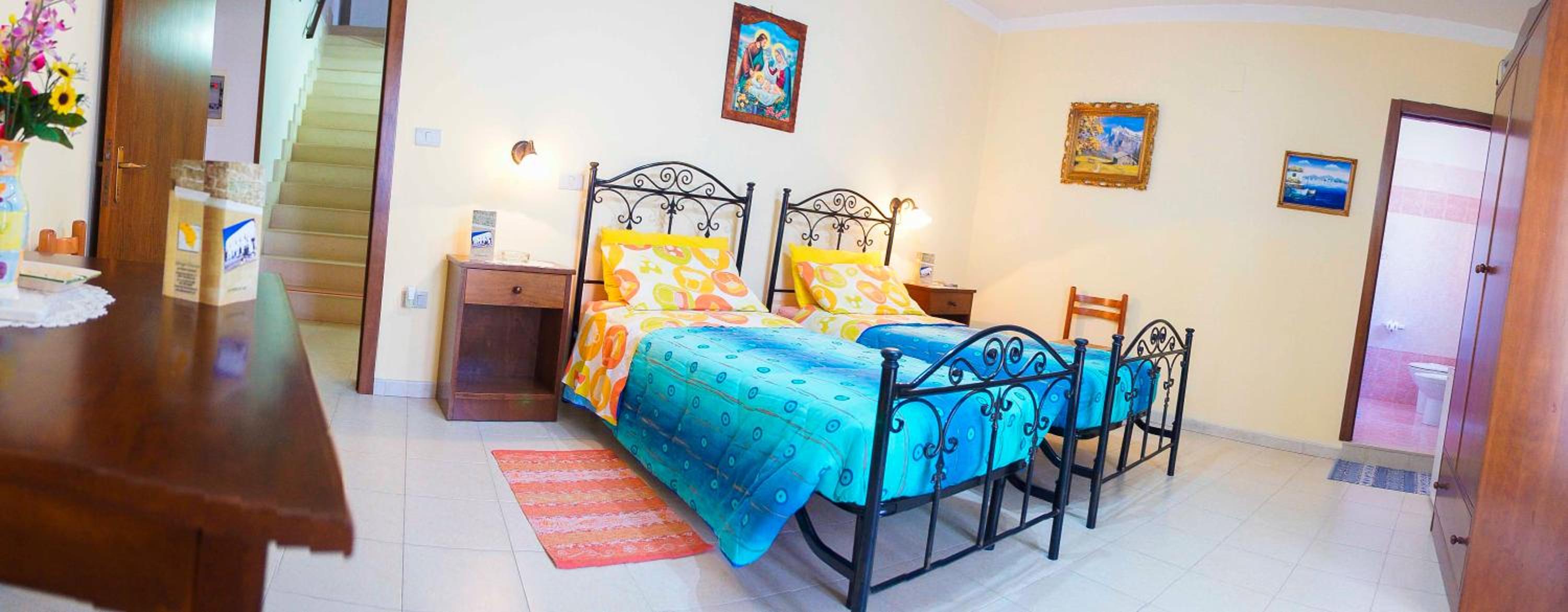 Twin Room - Photo 3