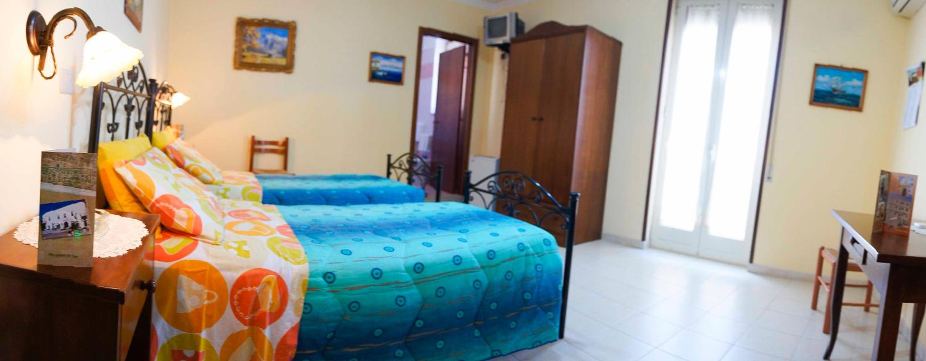 Twin Room - Photo 2