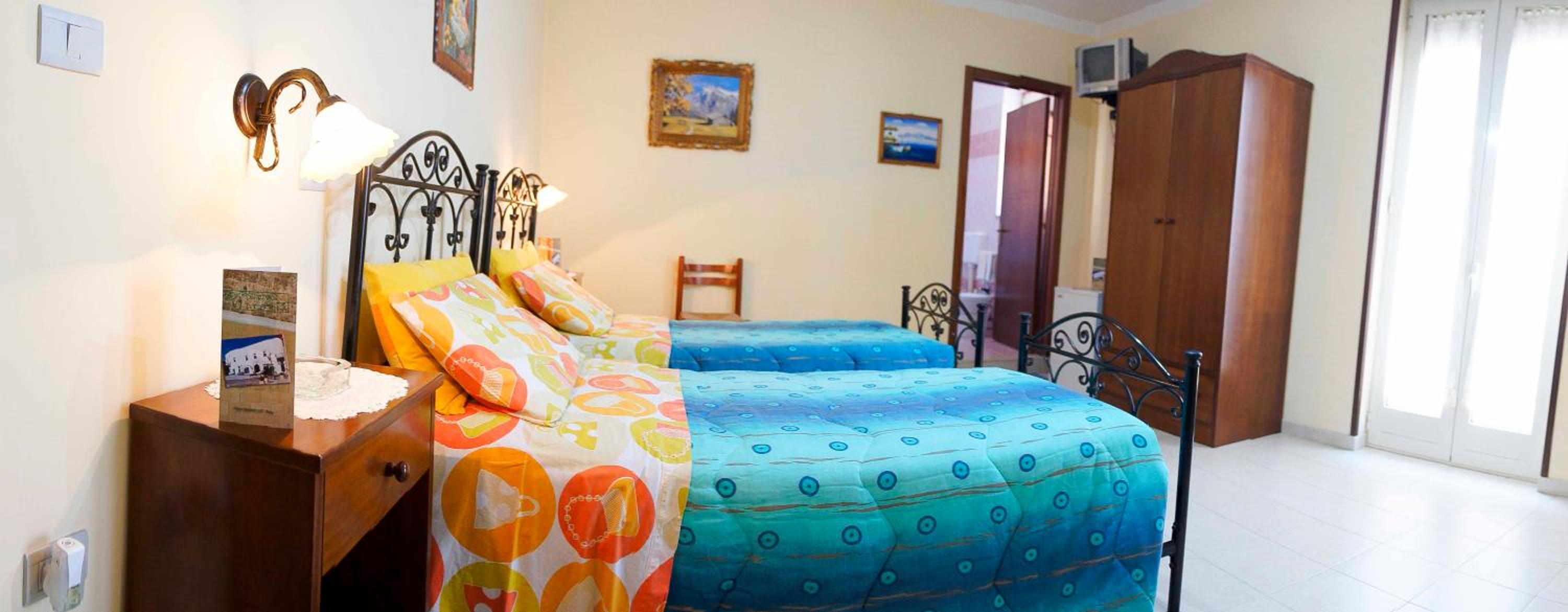 Twin Room - Photo 8