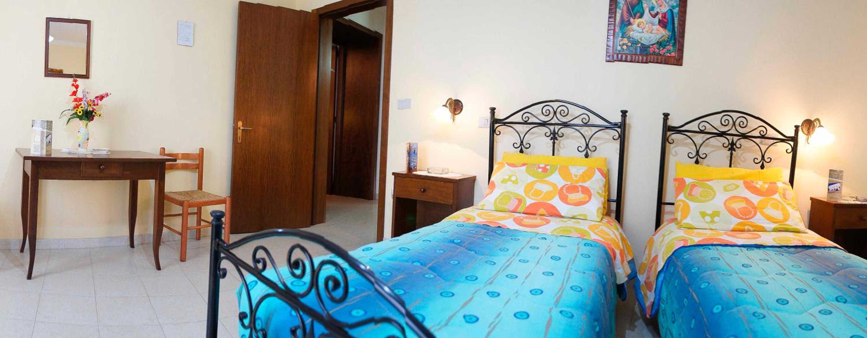 Twin Room - Photo 5