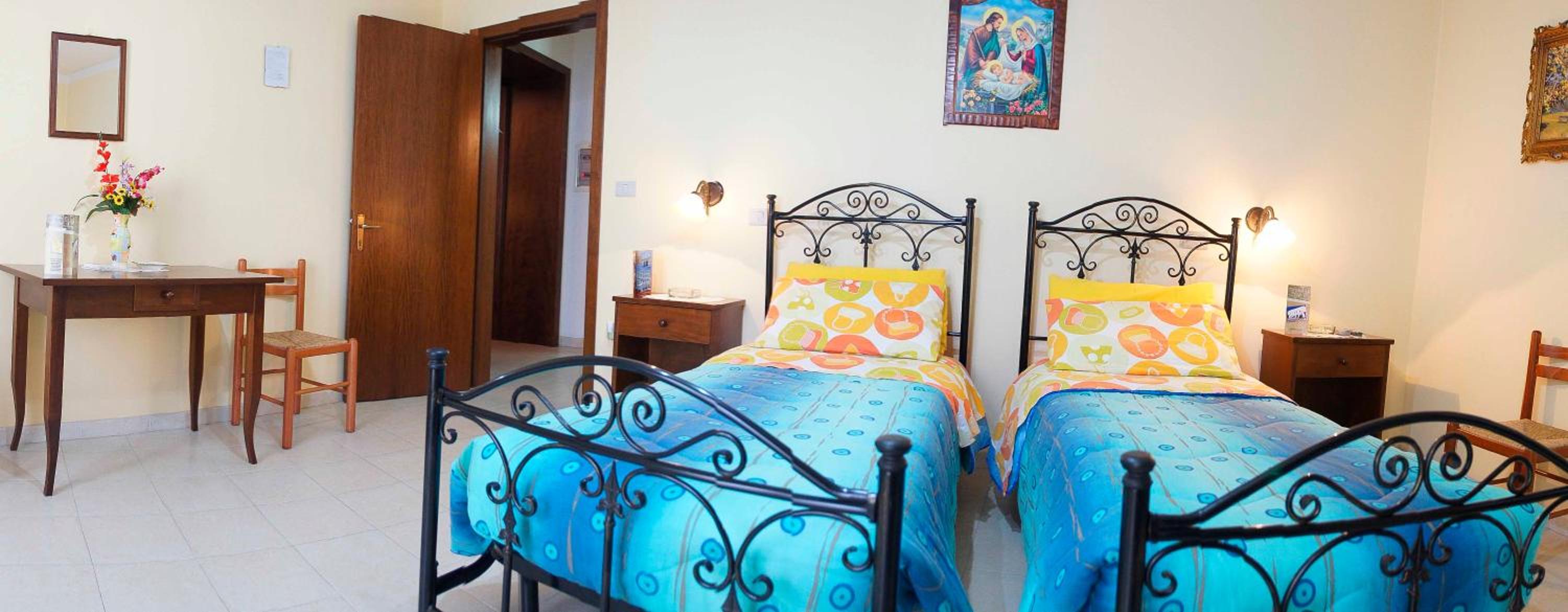 Twin Room - Photo 6