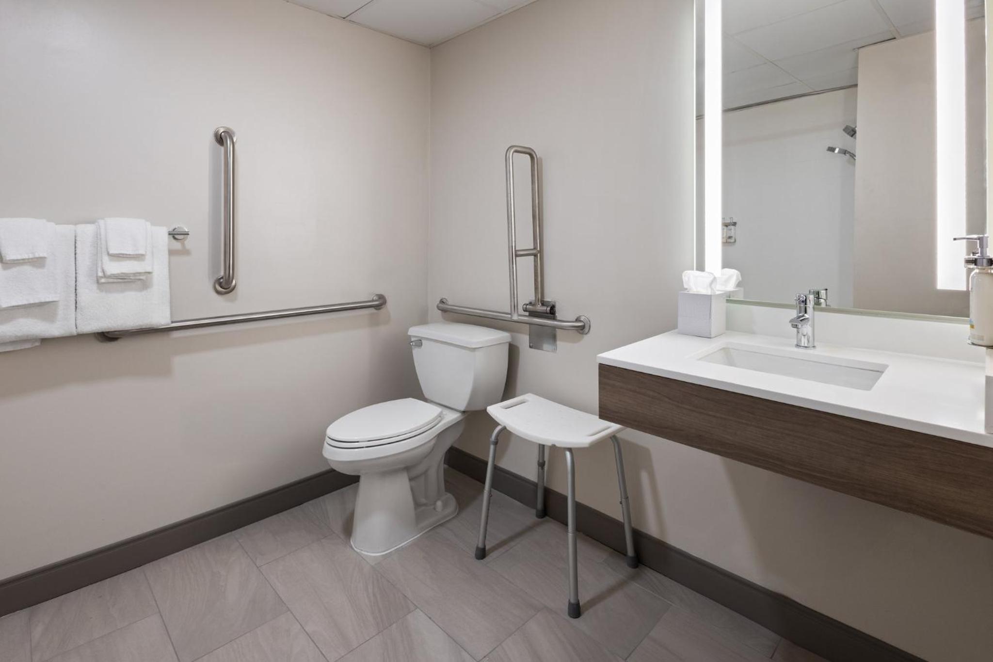 Standard King Room with Mobility Accessible Roll-In Shower - Photo 3