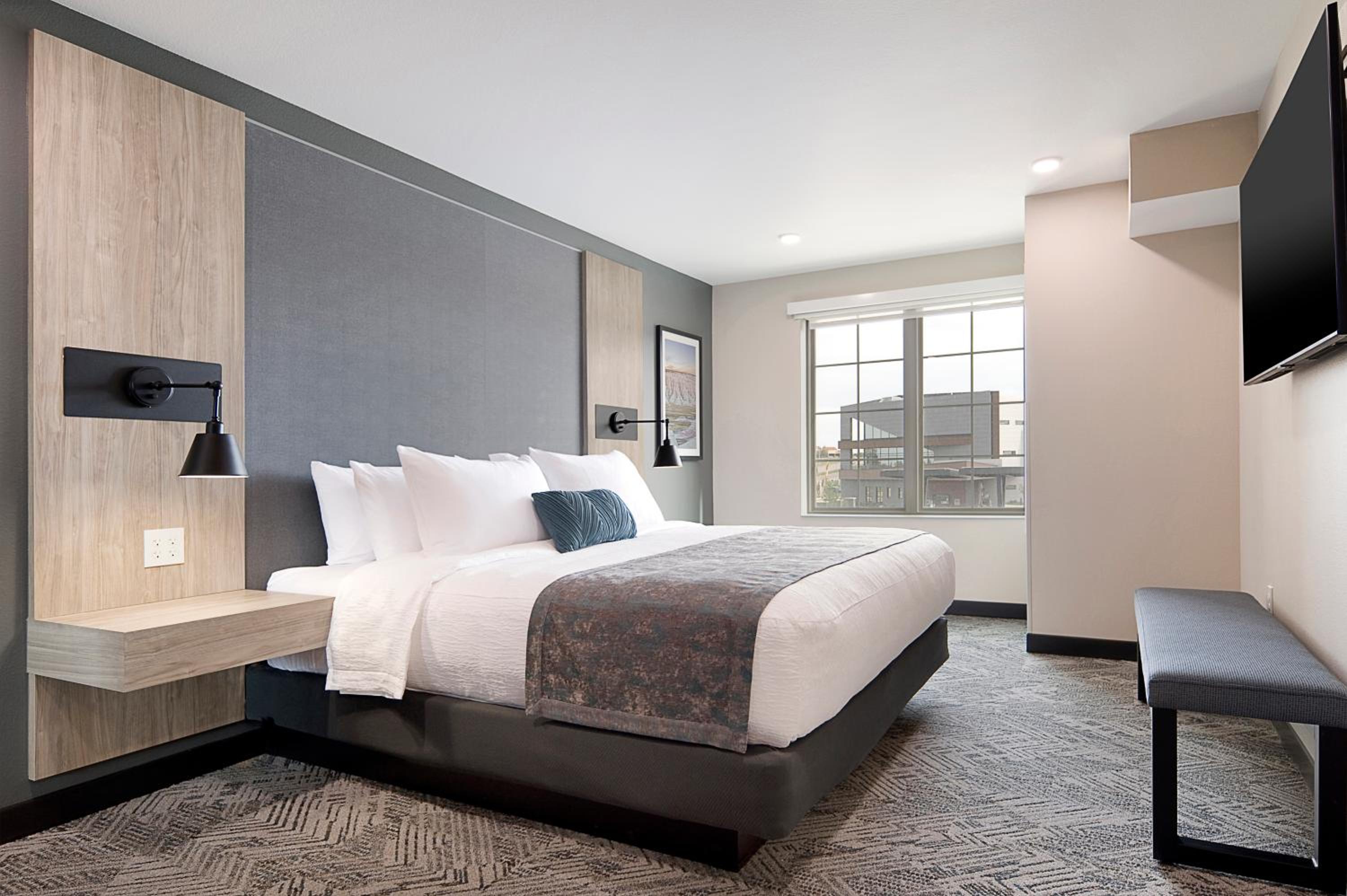 King Suite with Balcony photo 3