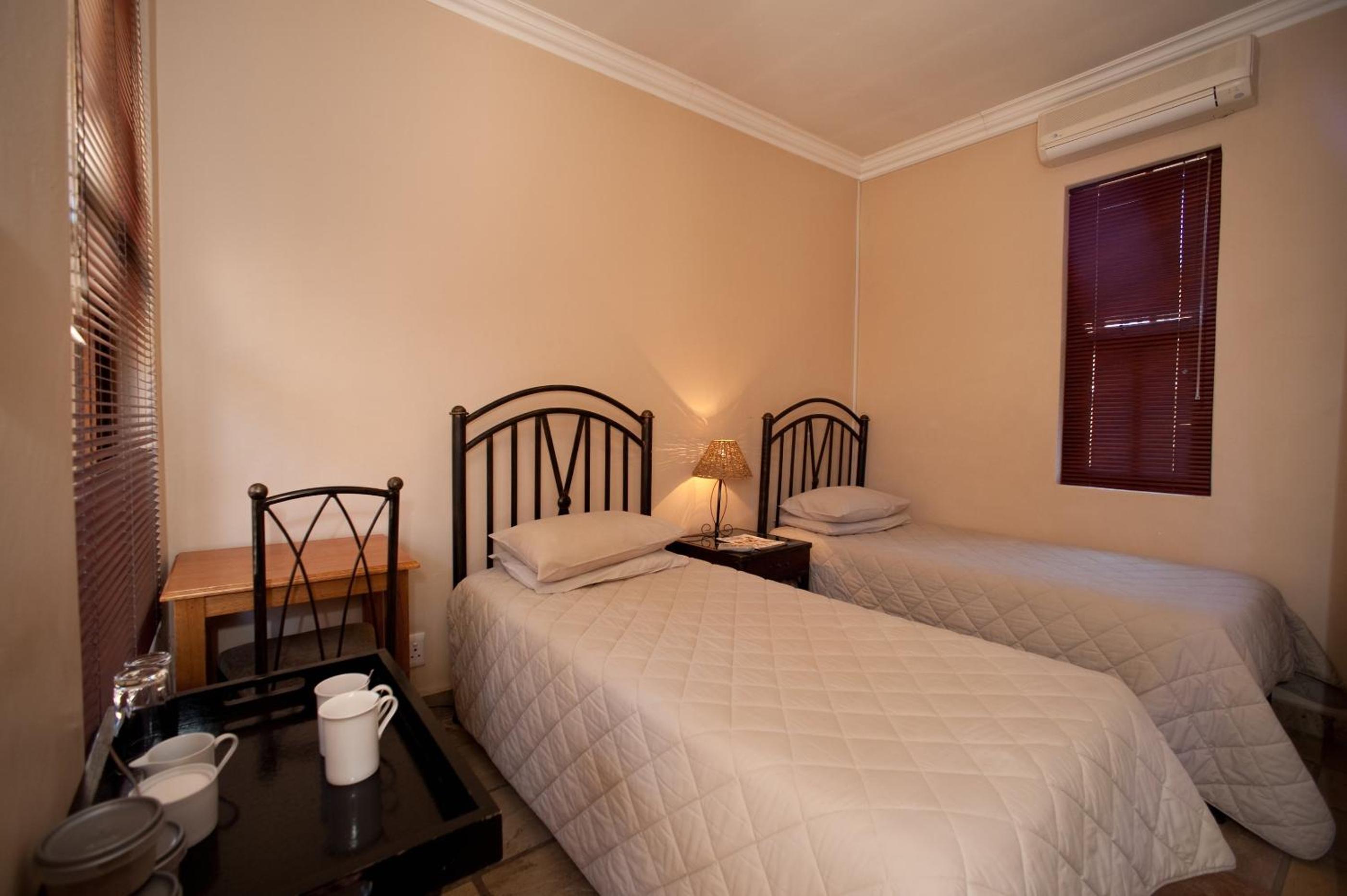 Twin Room - Photo 1