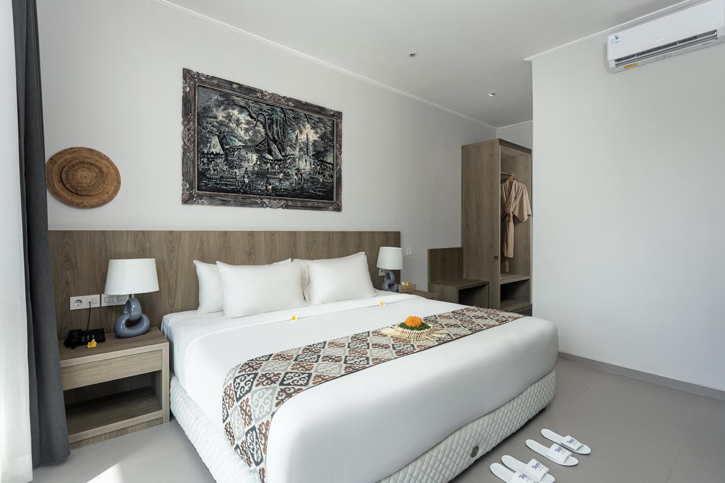 Suite with Pool View and Free Afternoon Tea