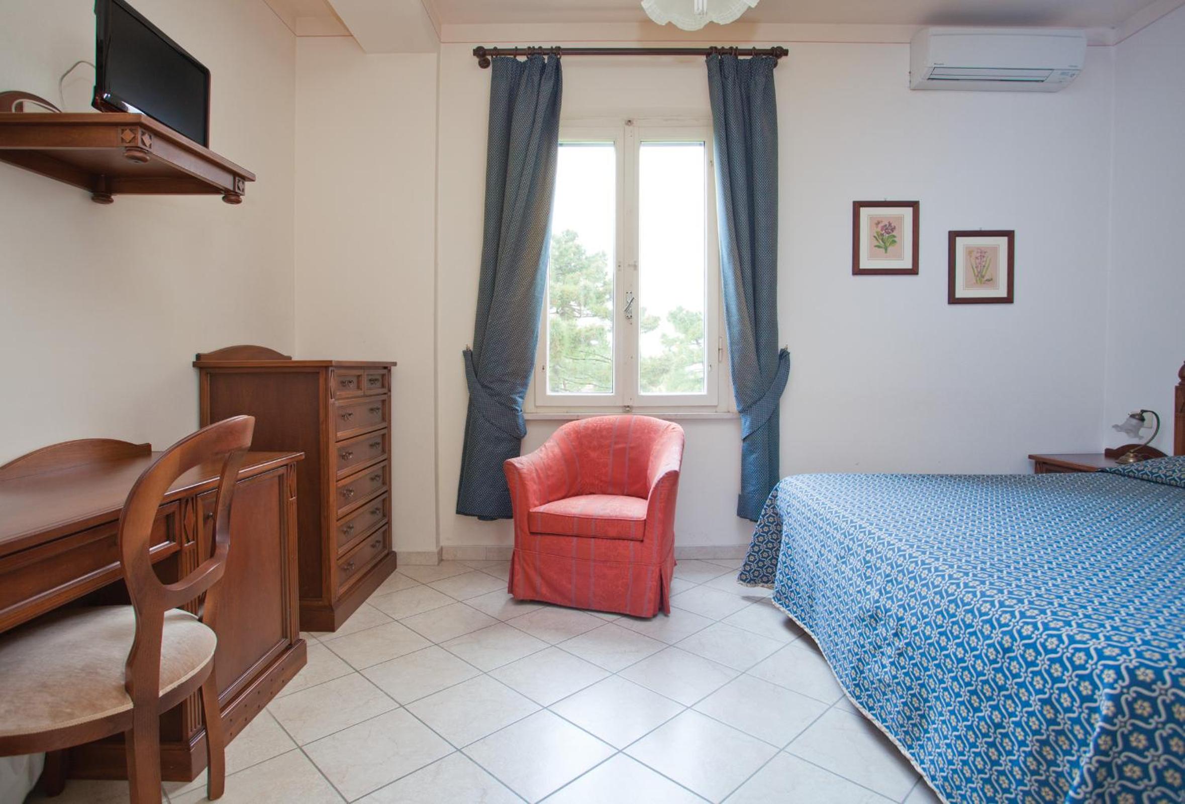 Single Room photo 3