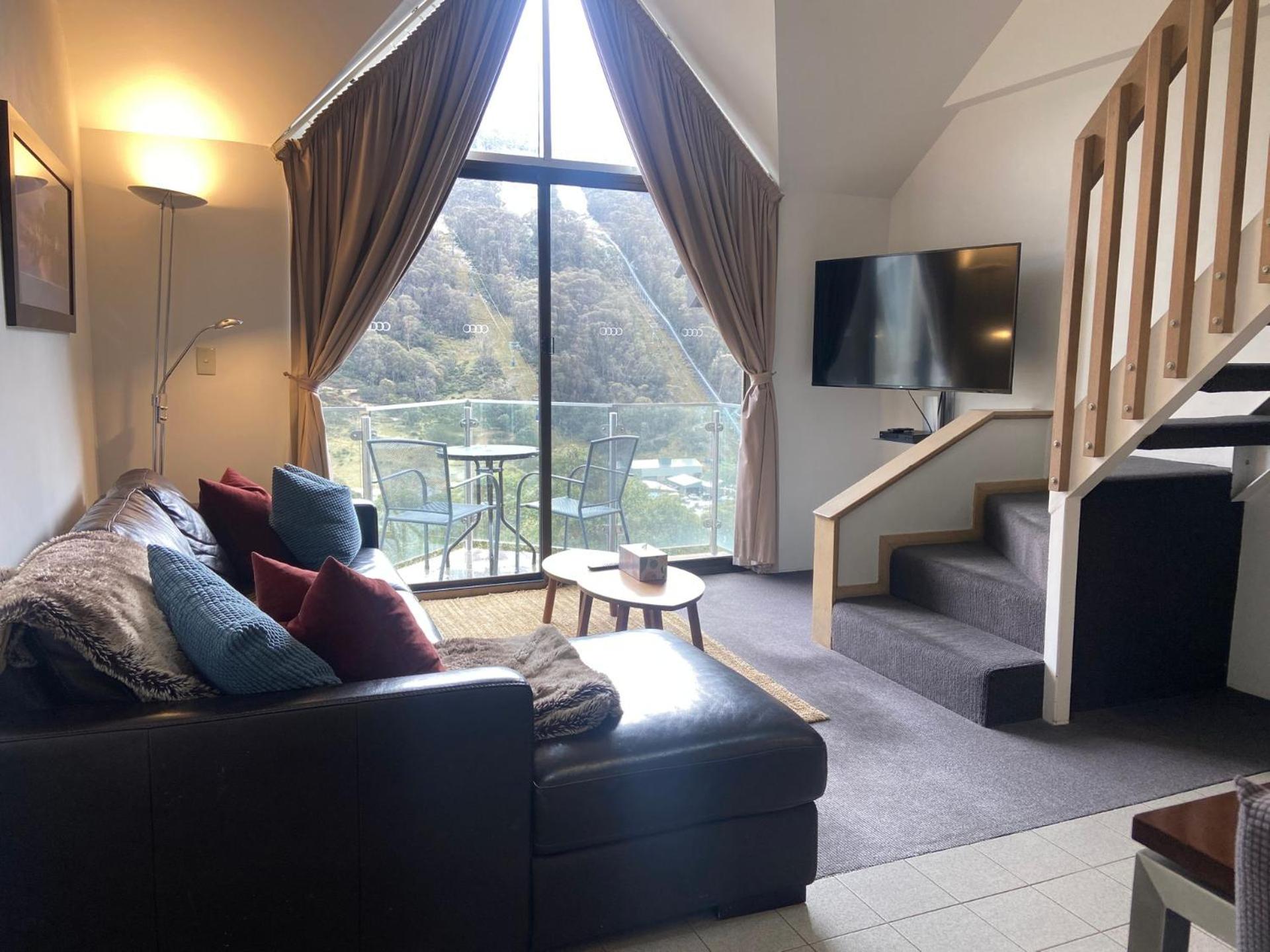 Apartment with Mountain View photo 1