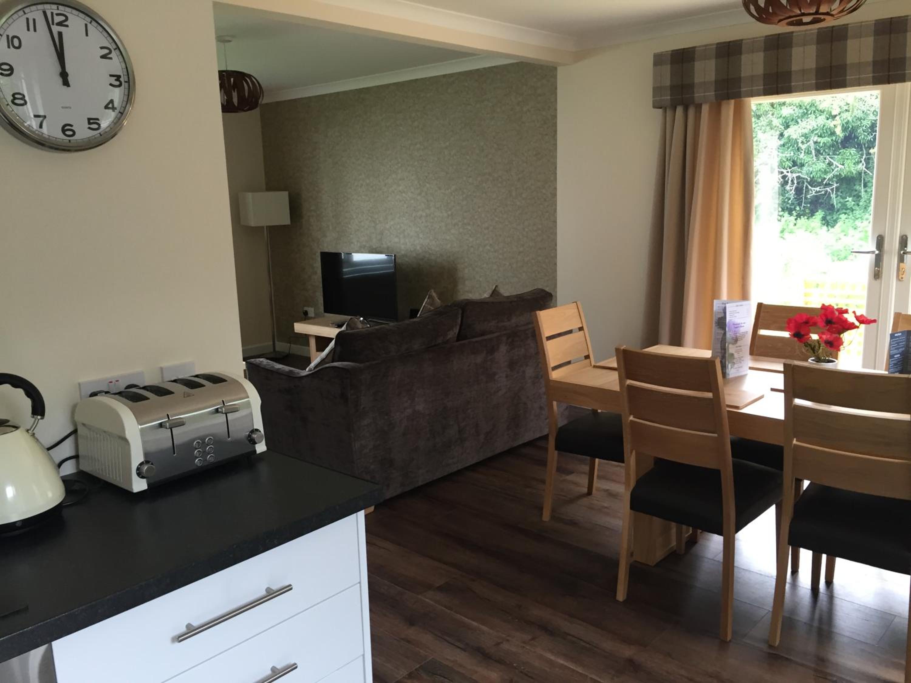 Three-Bedroom Chalet - Photo 5