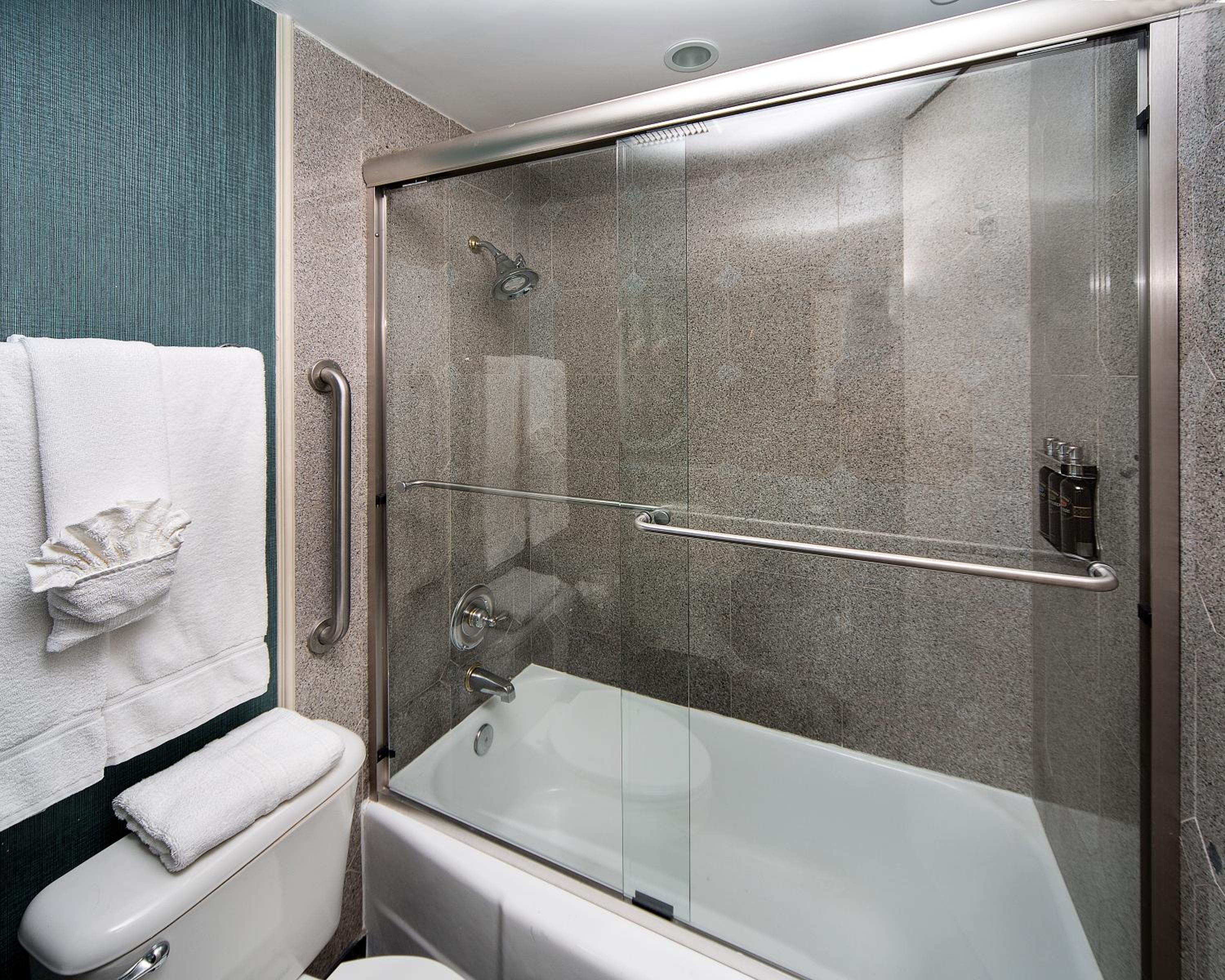 Standard Double Room with Two Double Beds - Photo 5