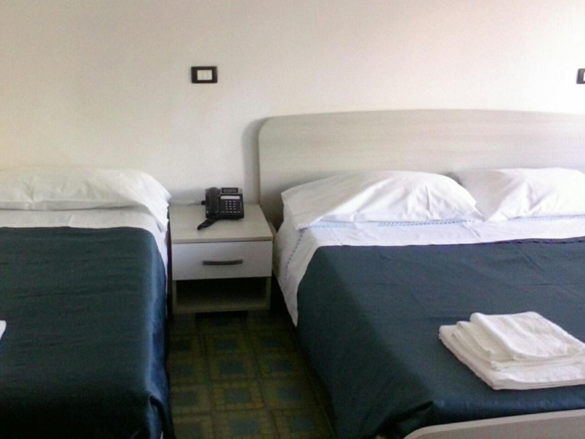 Standard Triple Room - Photo 1