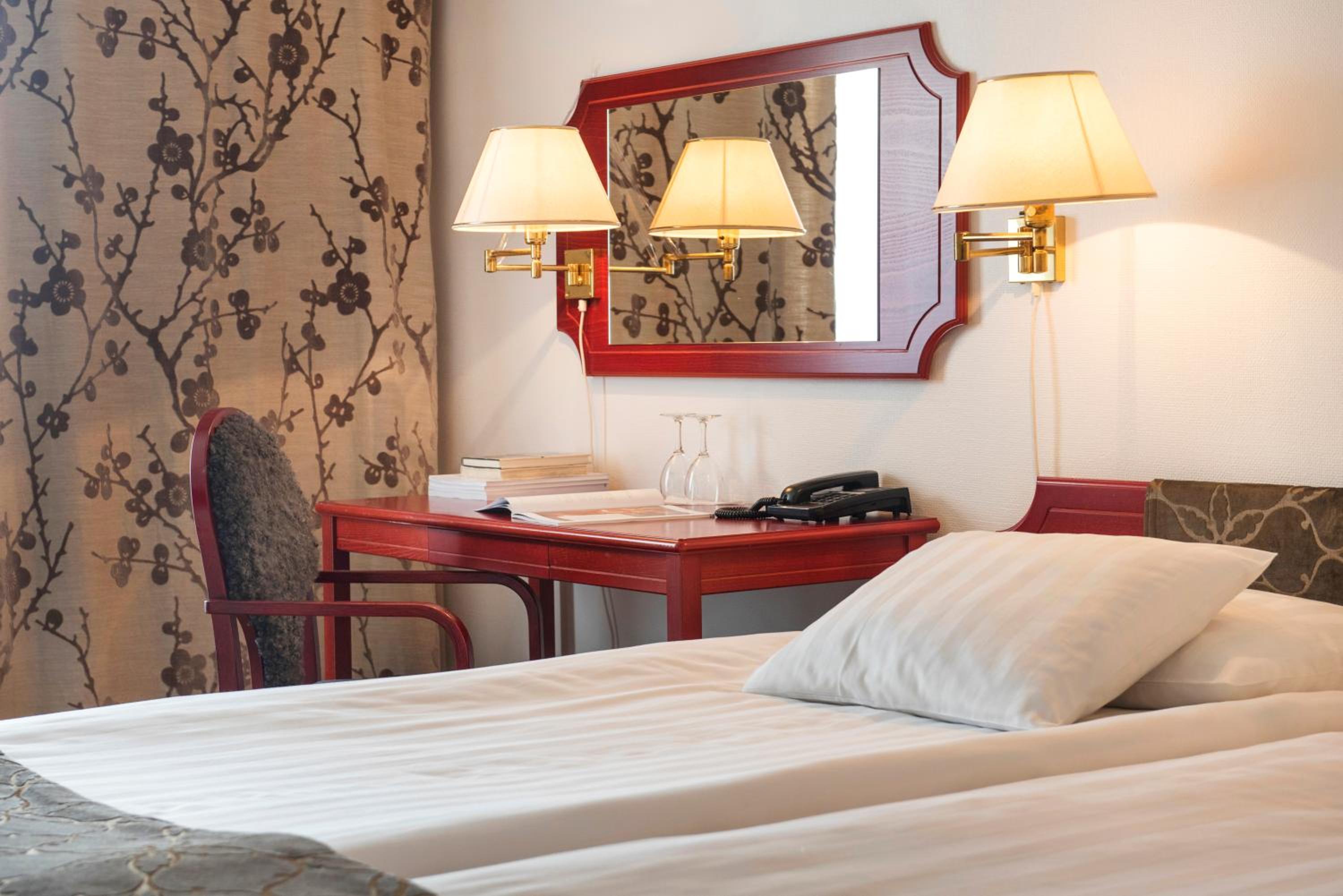 Standard Double Room with Two Single Beds - Non-Smoking - Photo 5