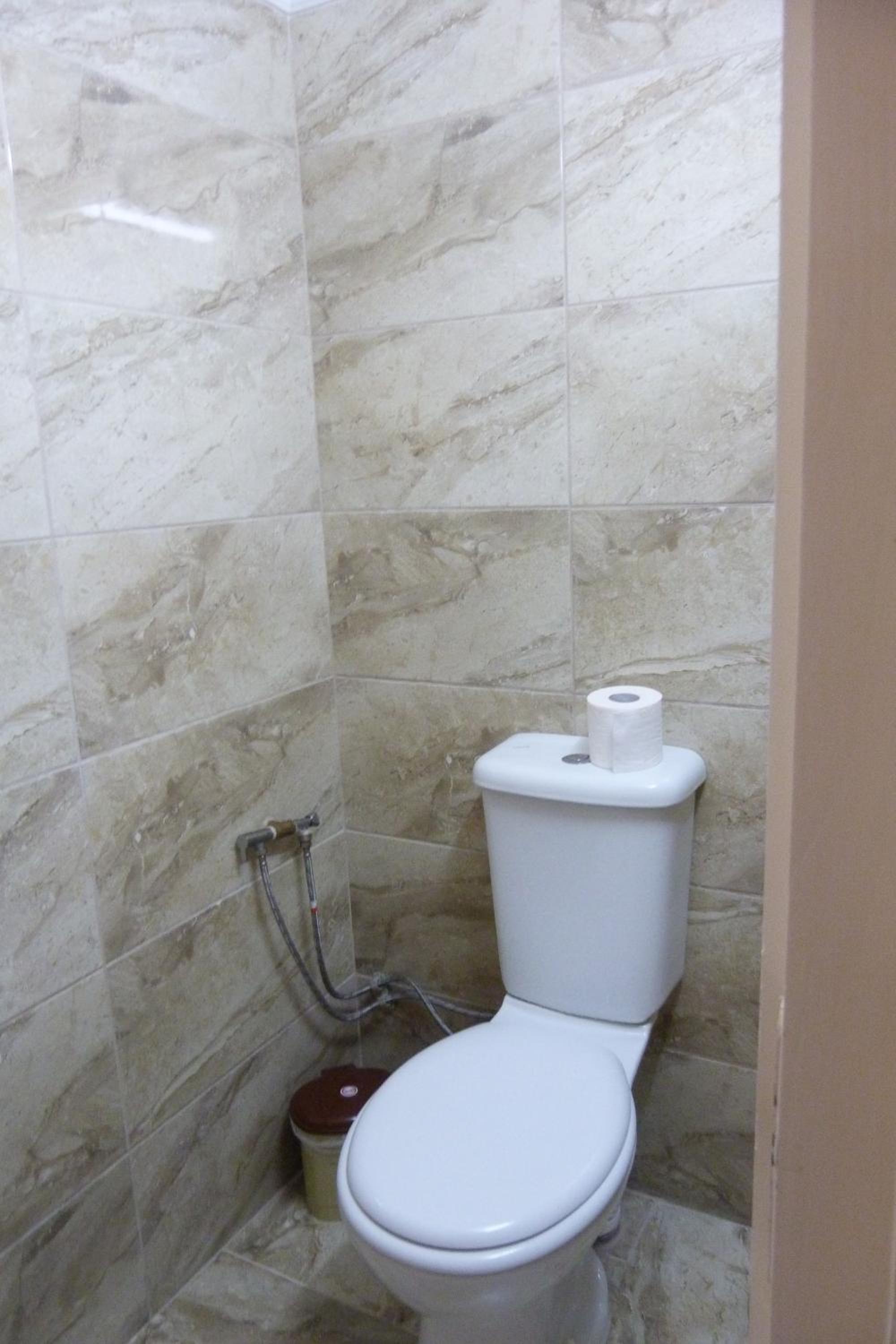 Quadruple Room with Private Bathroom - Photo 12