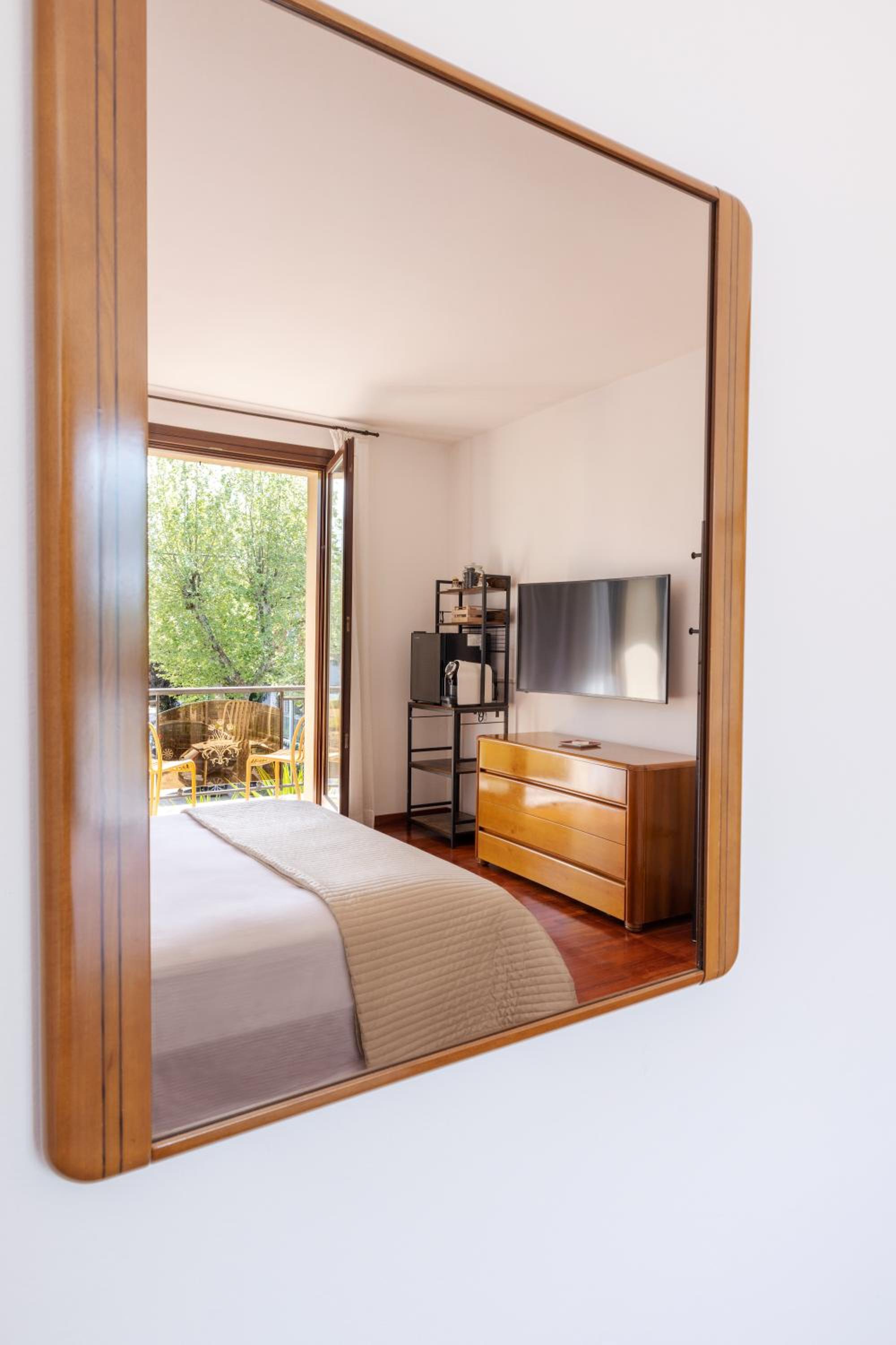 Deluxe Double Room with Extra Bed photo 2