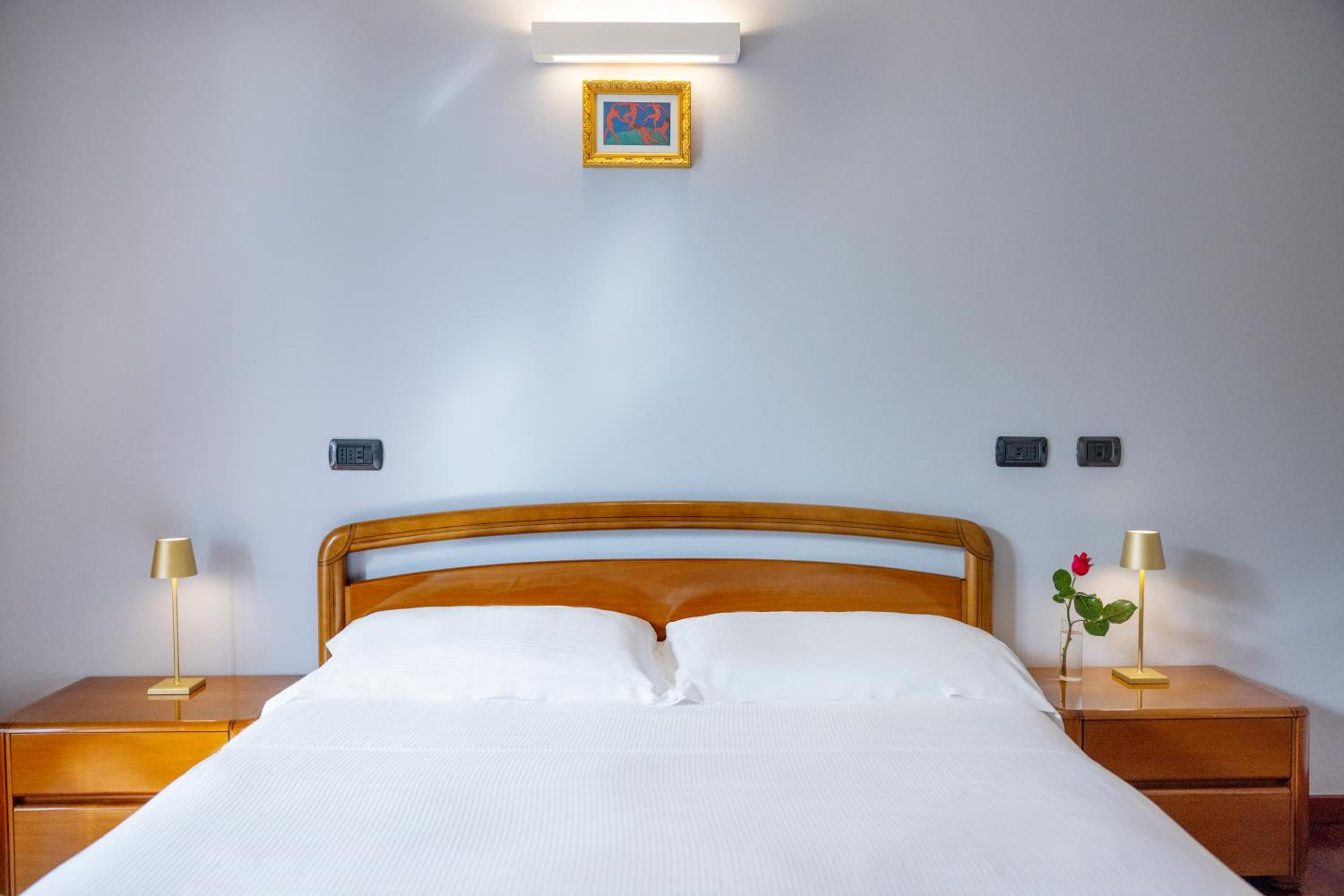 Deluxe Double Room with Extra Bed photo 3