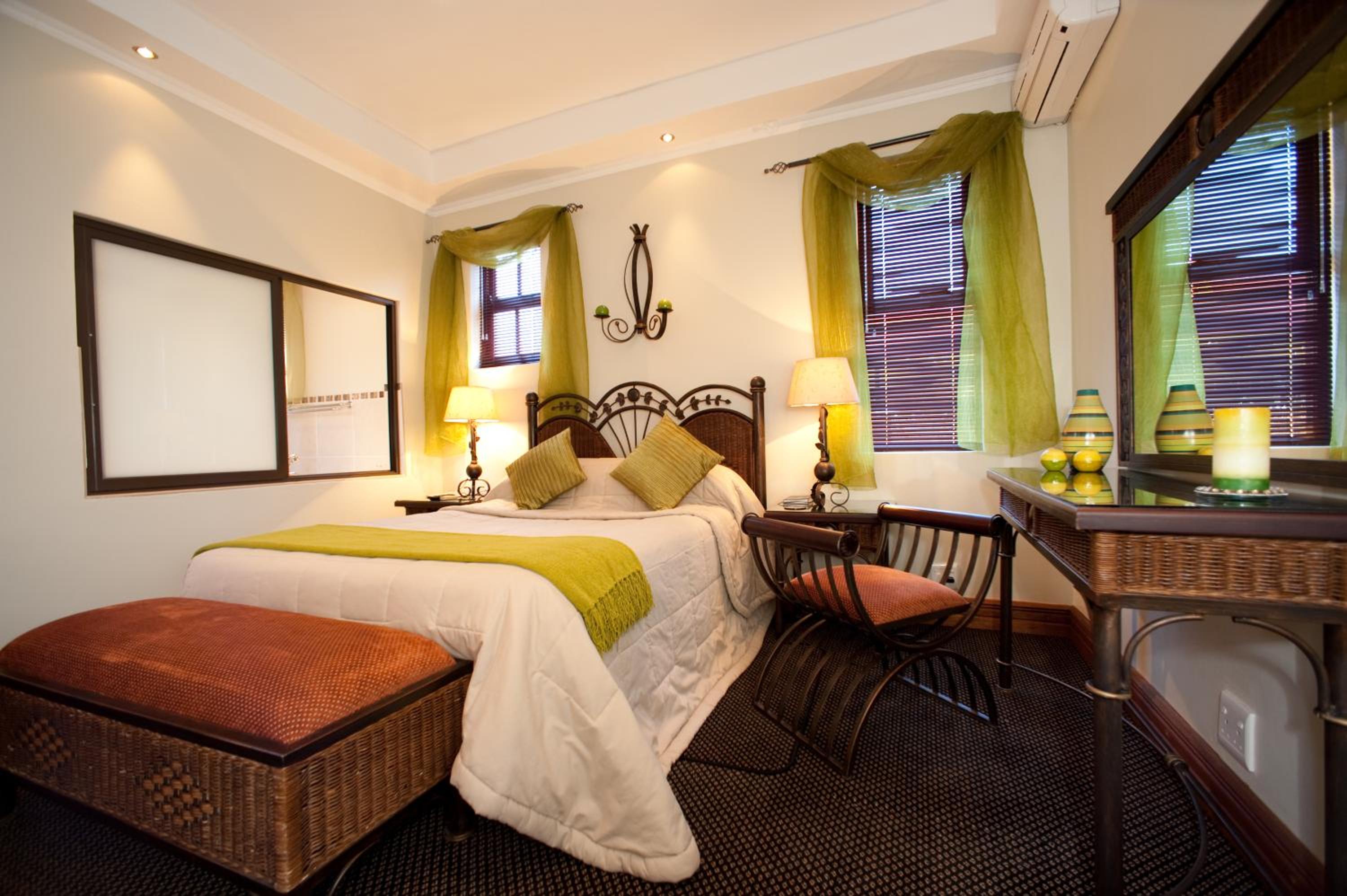 Suite - Photo 5