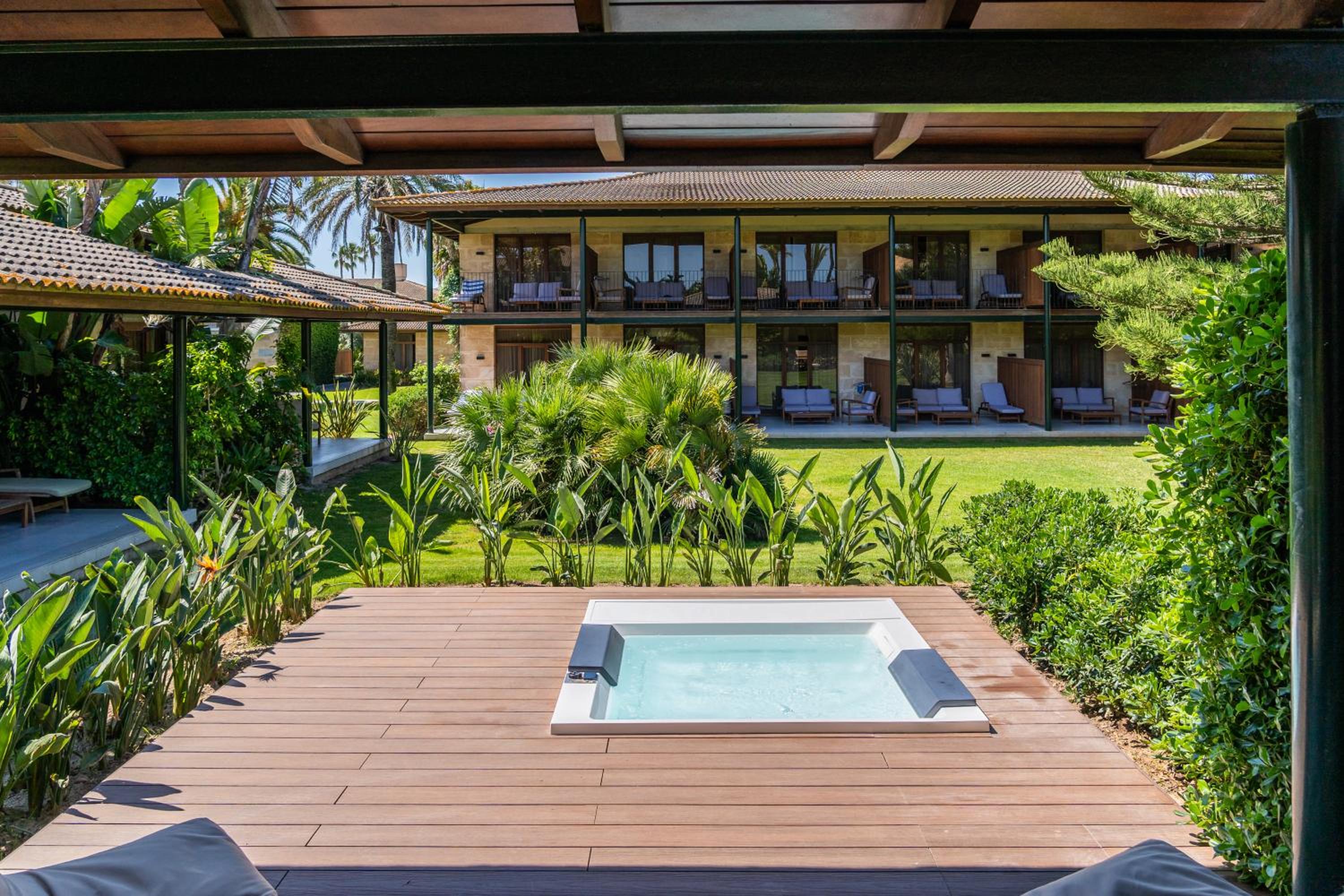 Suite with Plunge Pool