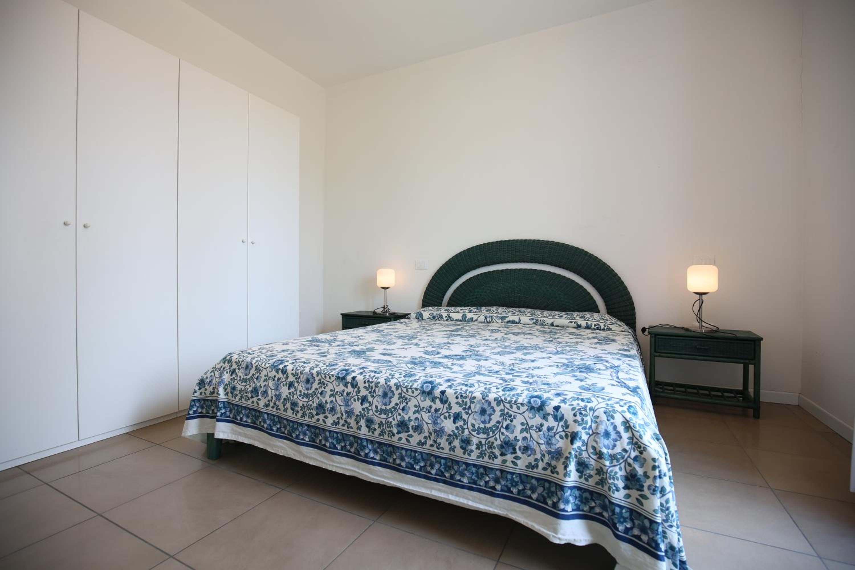 One-Bedroom Apartment photo 3