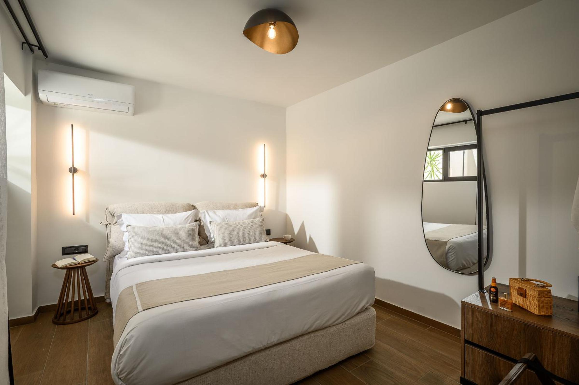 Superior One-Bedroom Apartment with Balcony