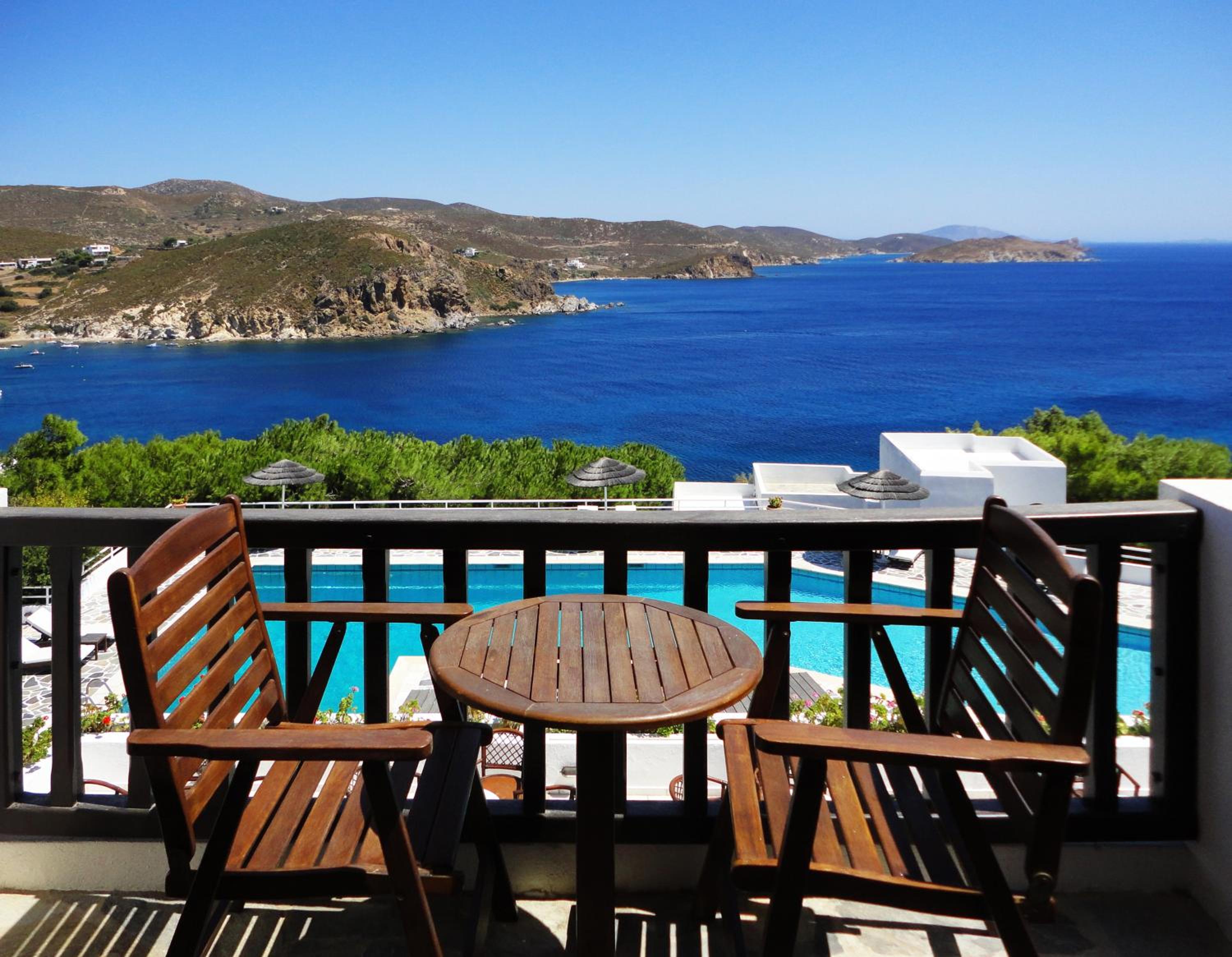 Double Room with Sea and Pool View photo 3