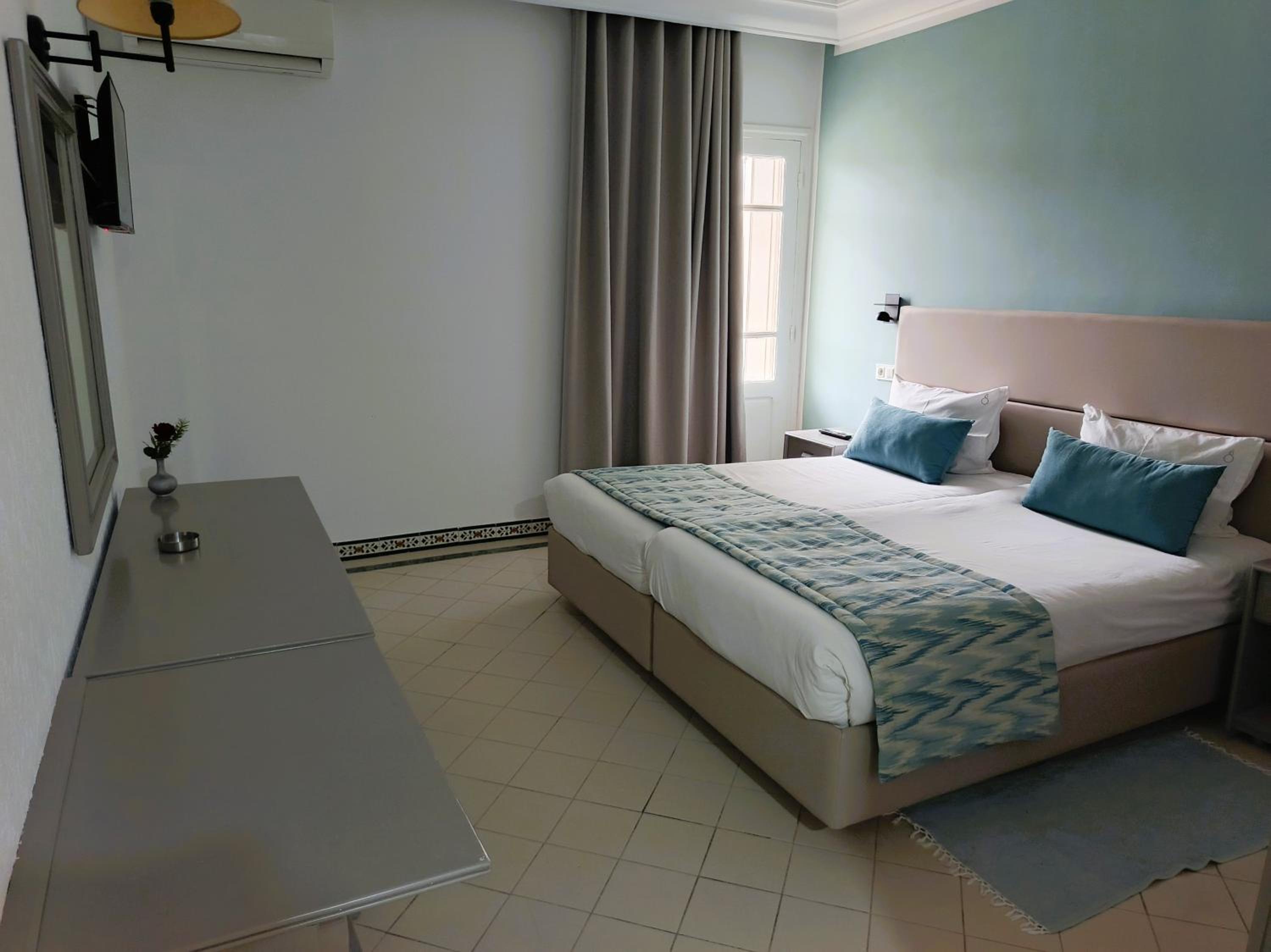 Deluxe Double Room - Photo 5