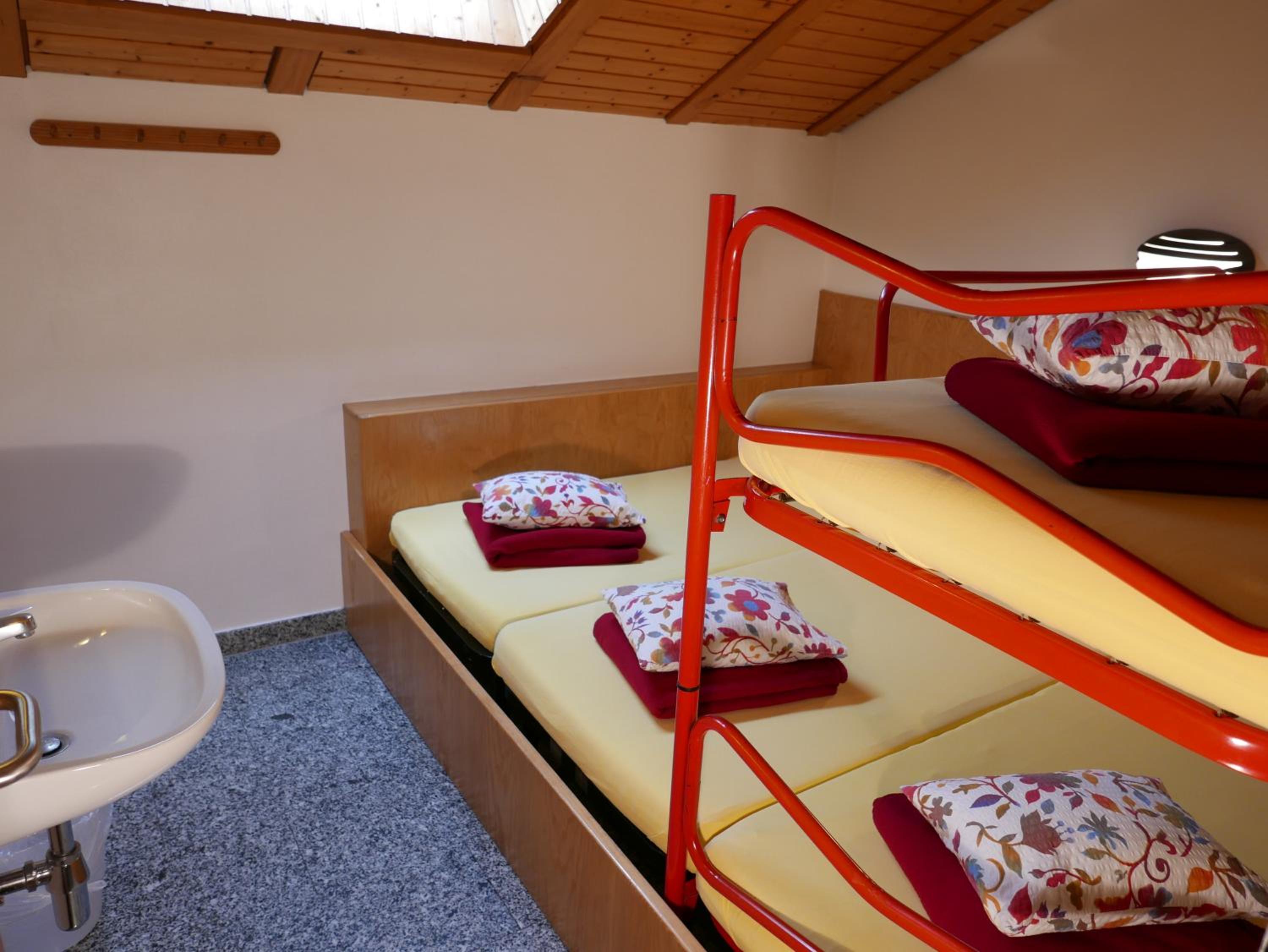 Private Dormitory Room with Shared Bathroom (3 Adults) photo 2