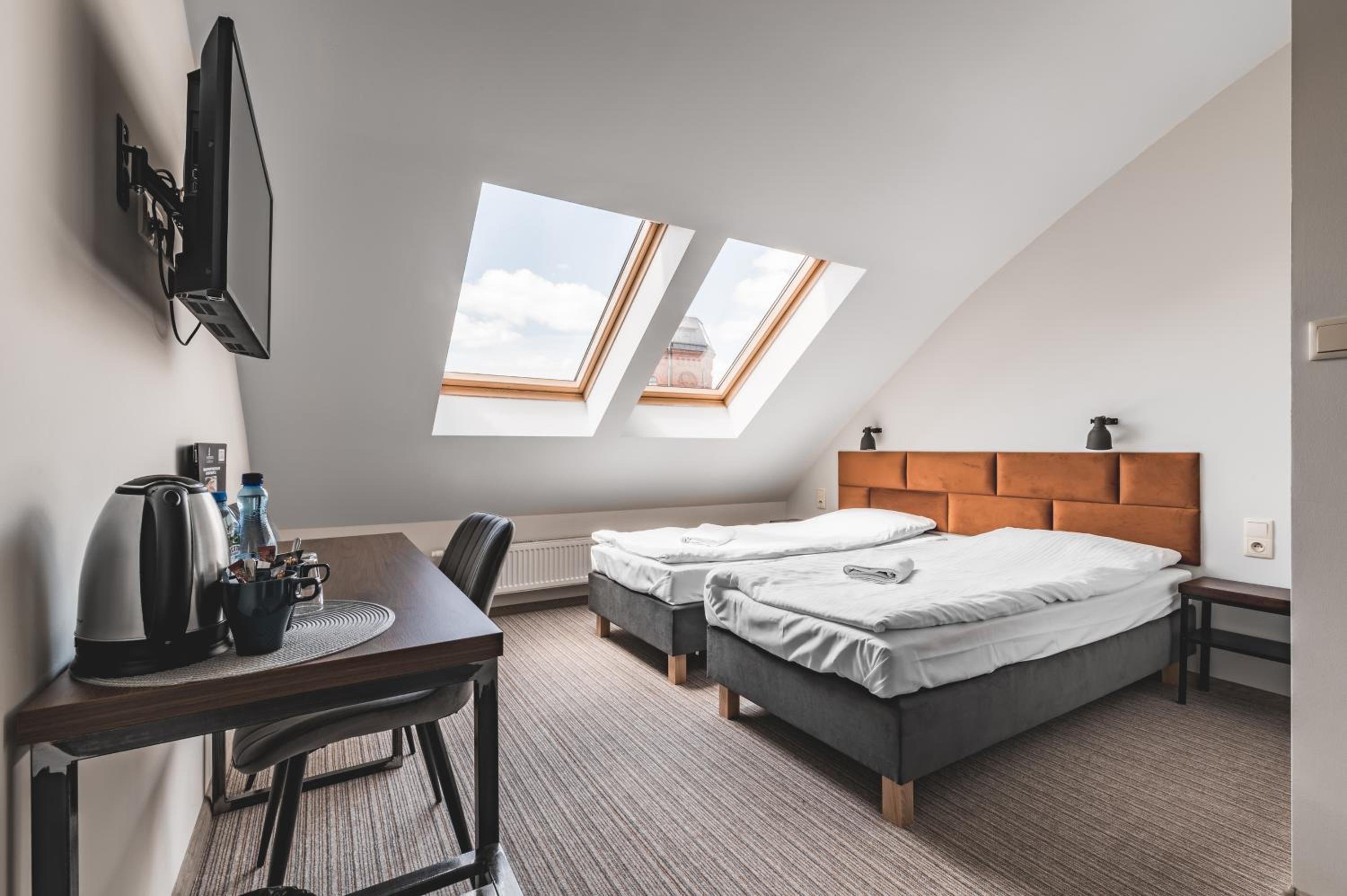 Standard Twin Room