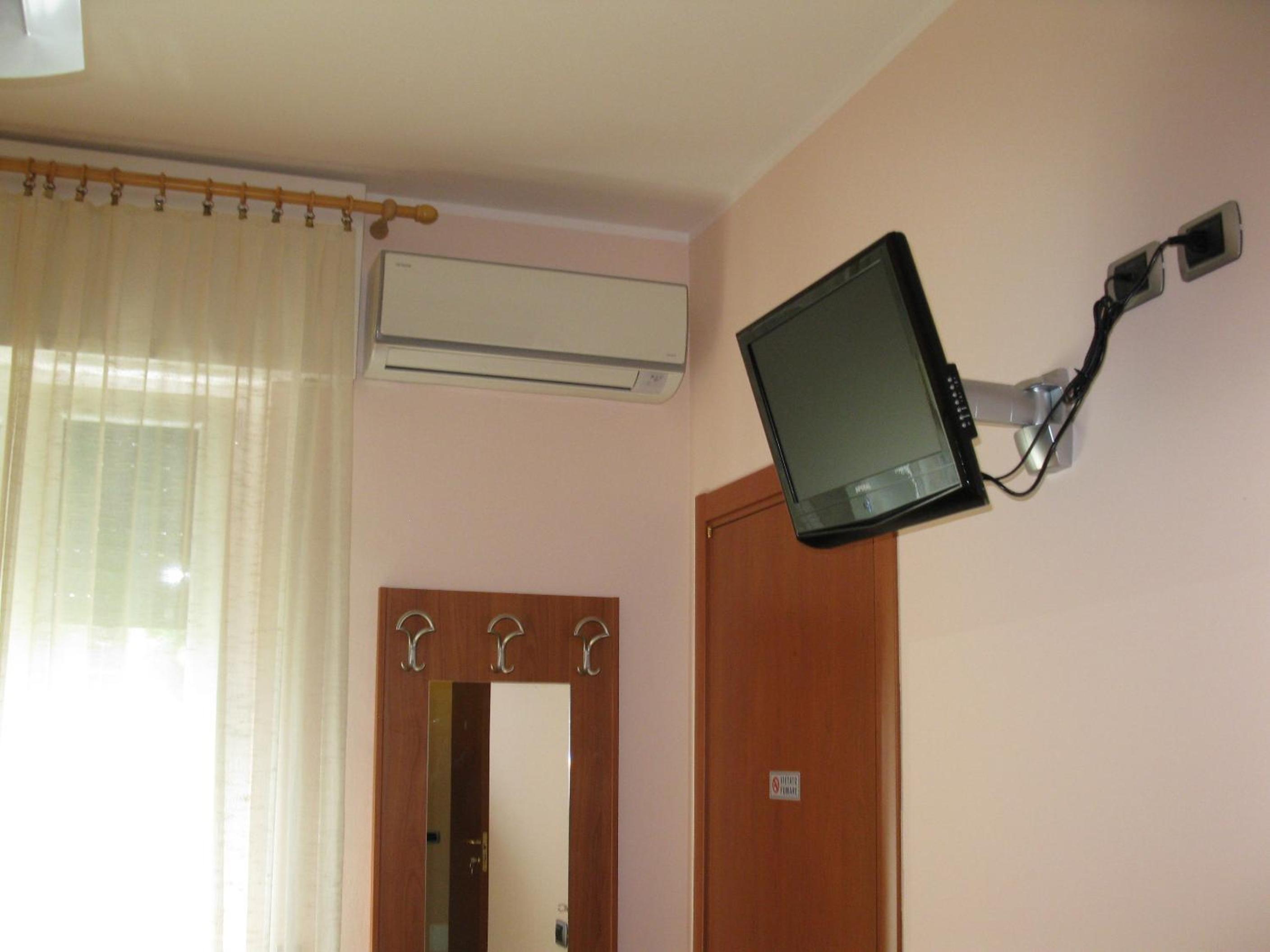 Deluxe Room (1 adult + 1 child)