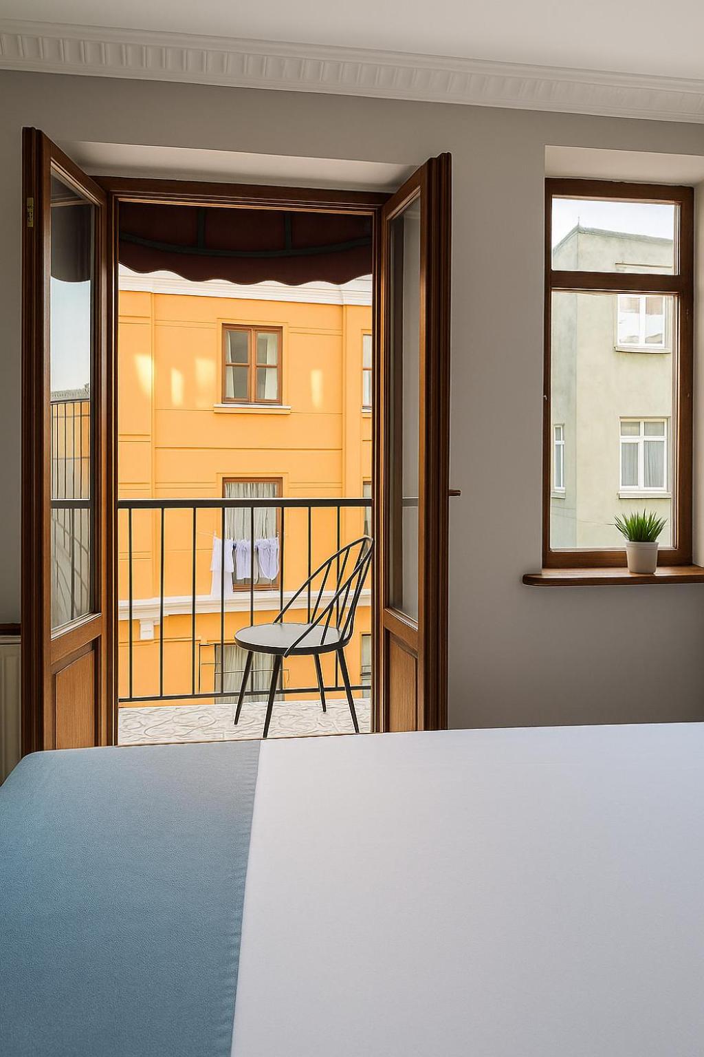 Apartment with Balcony photo 3