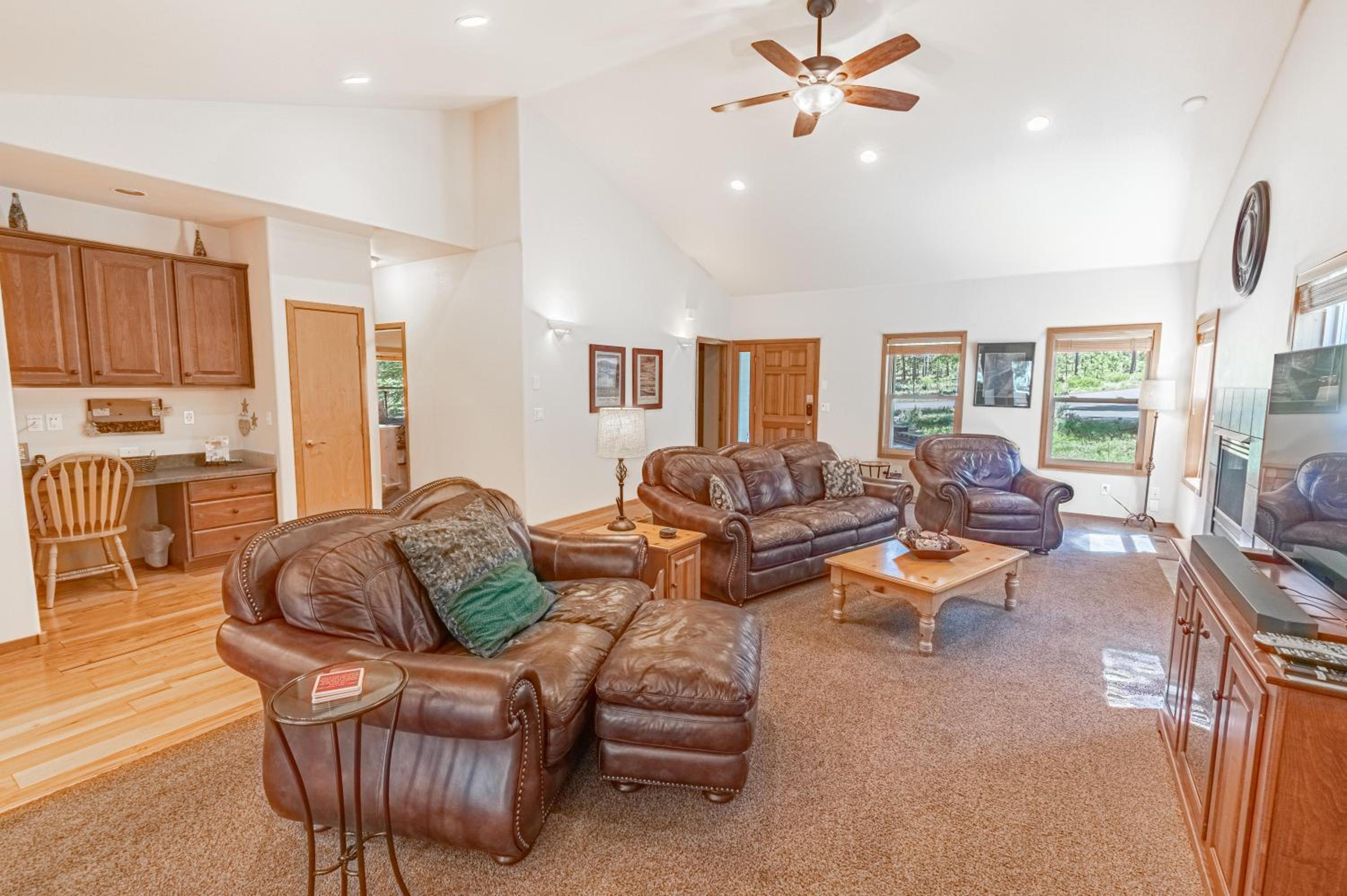 Three-Bedroom Vacation Home  photo 1