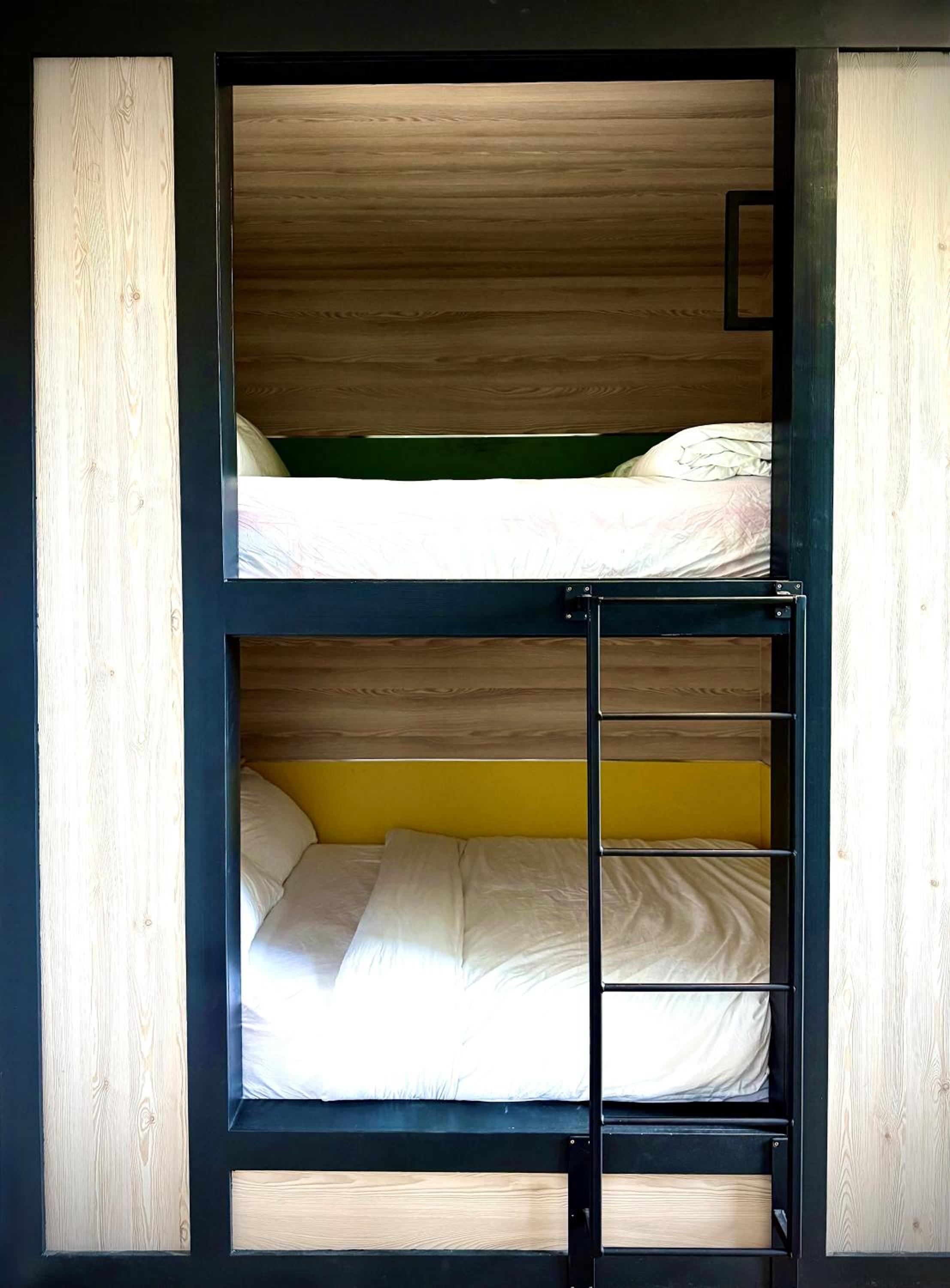 Double bed pod in a 4 bed mixed dorm photo 2
