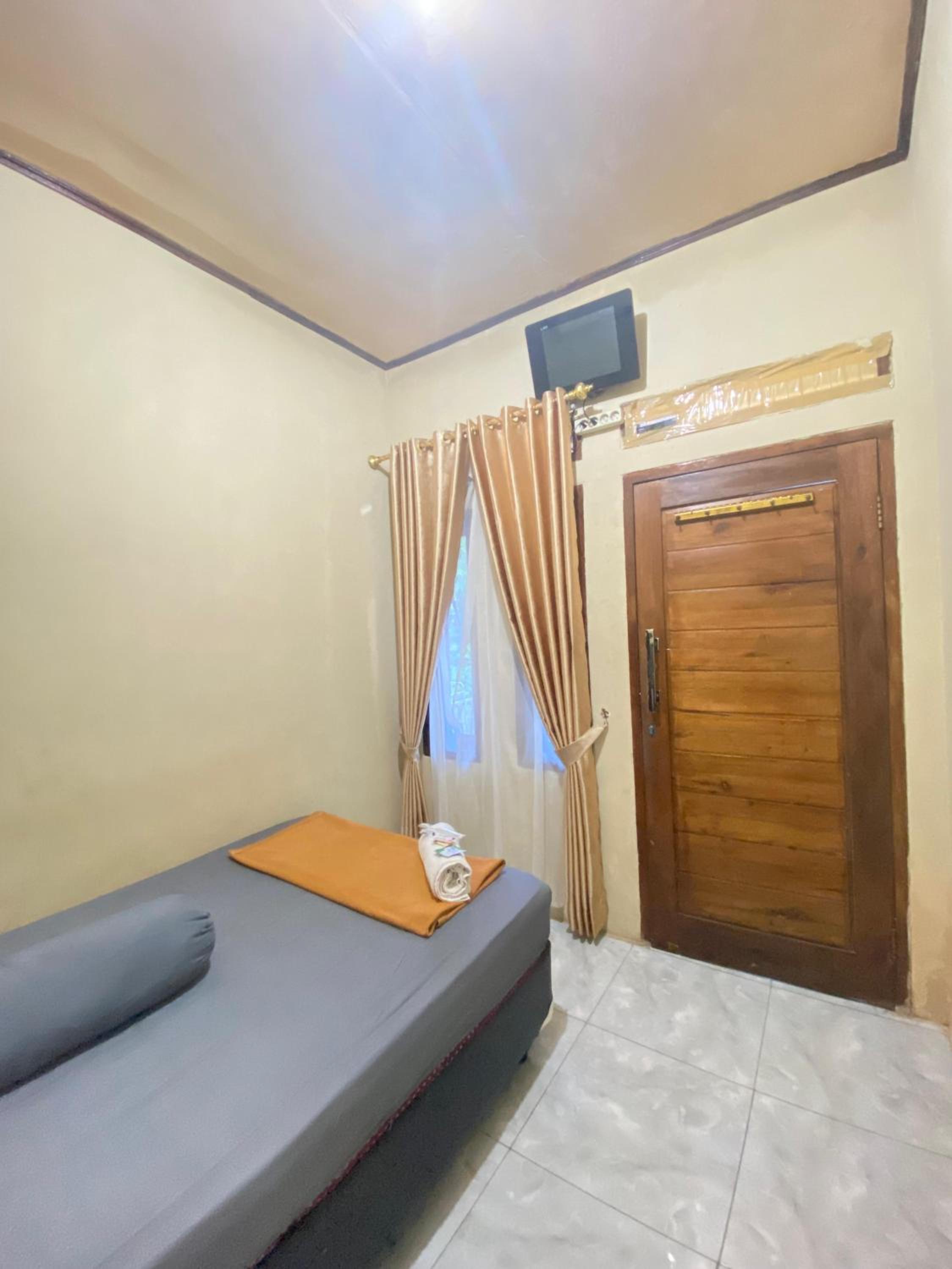 Small Double Room photo 1