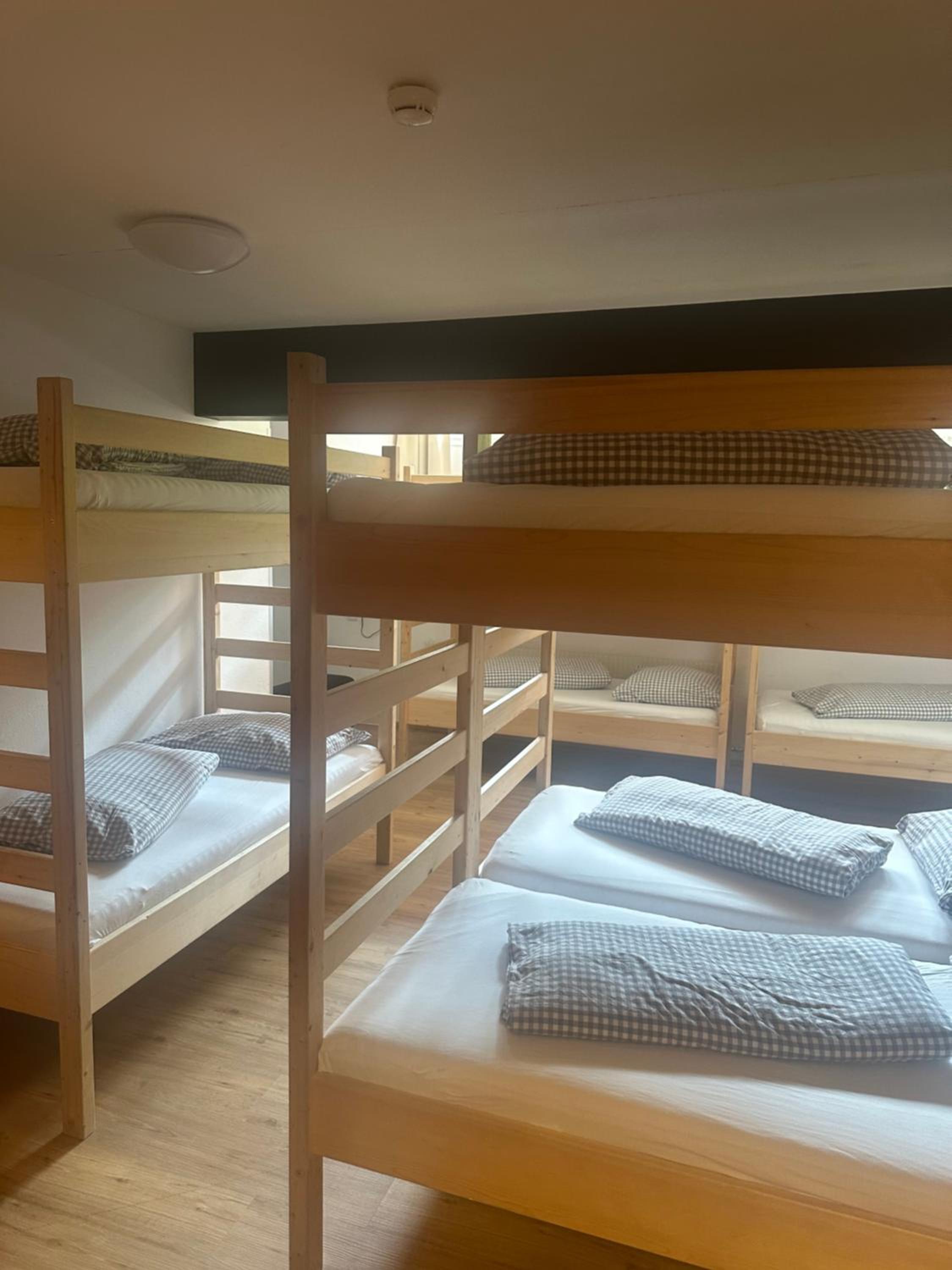 10-Bed Mixed Dormitory Room photo 3