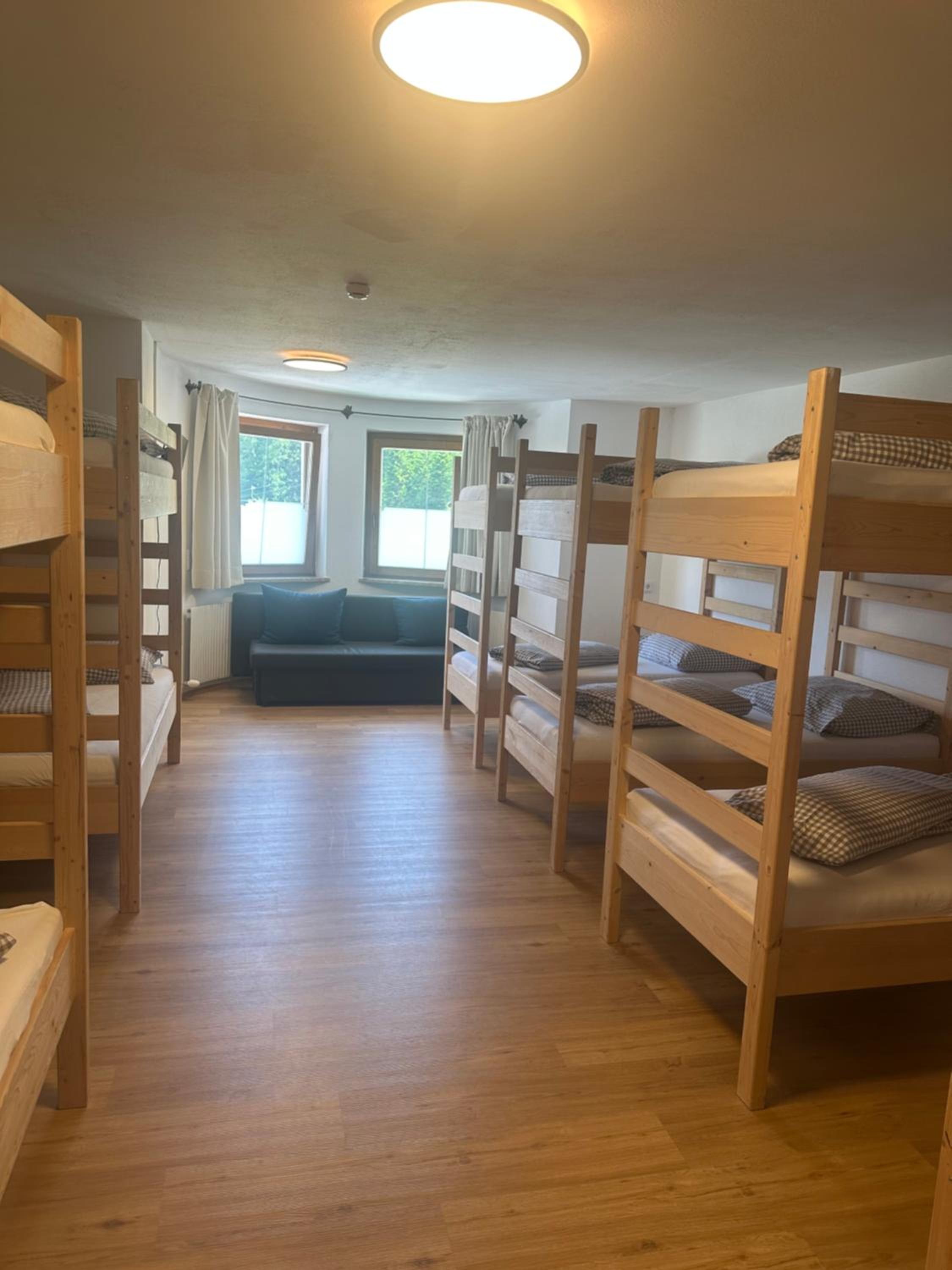 10-Bed Mixed Dormitory Room photo 1