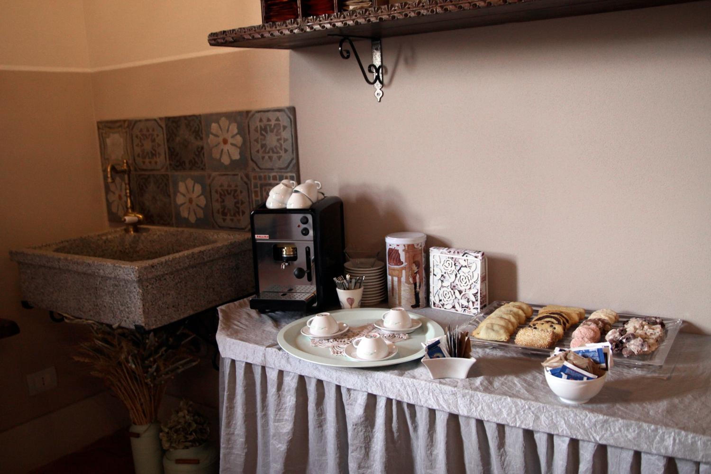 Suite - Photo 3