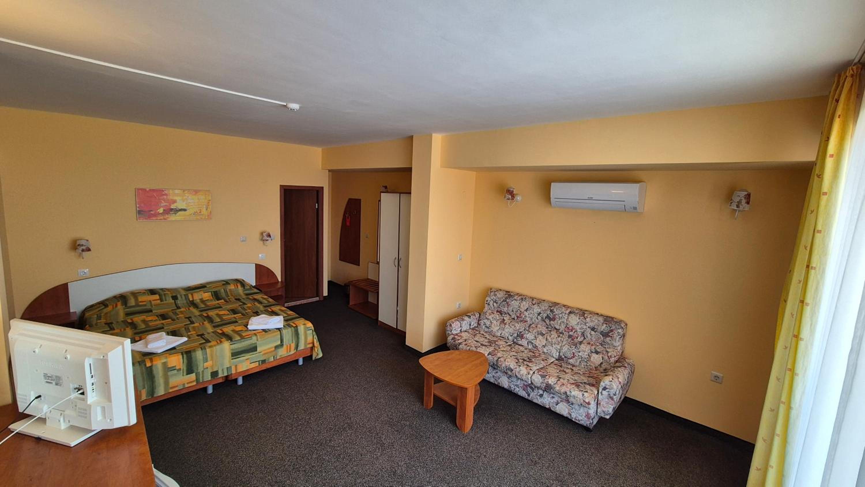 Deluxe Double or Twin Room with Sea View photo 1