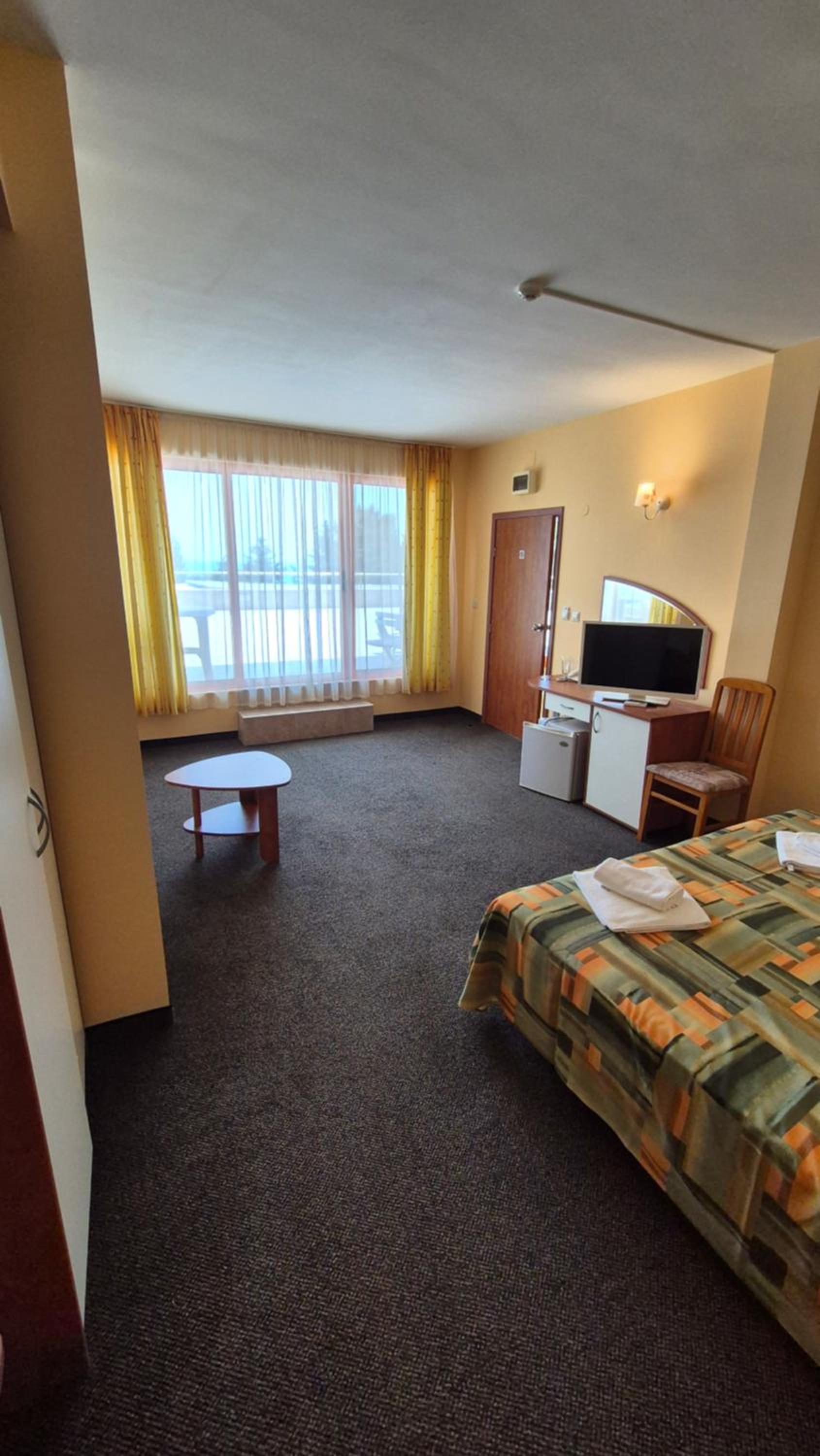 Deluxe Double or Twin Room with Sea View photo 2