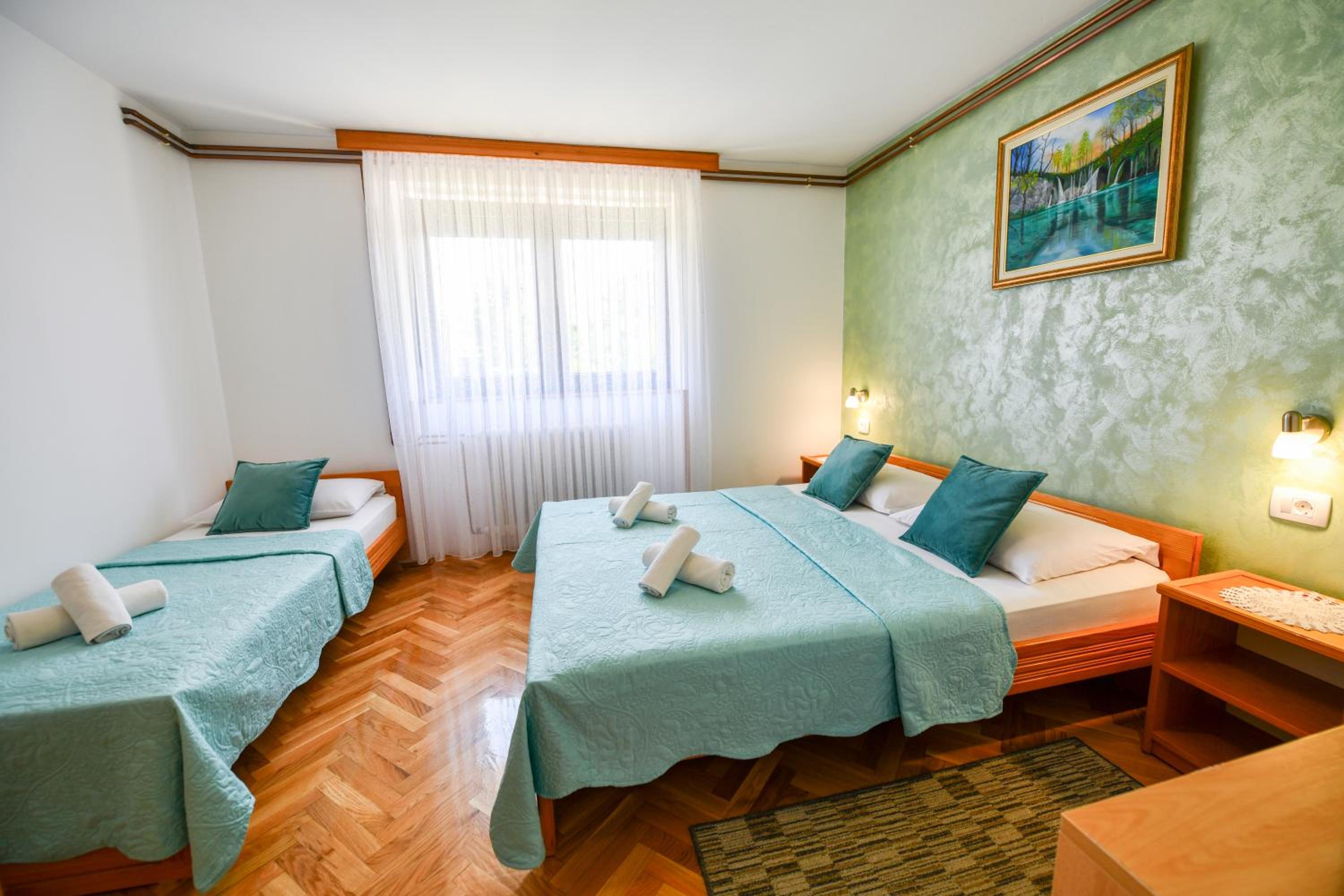 One-Bedroom Apartment with Terrace photo 3